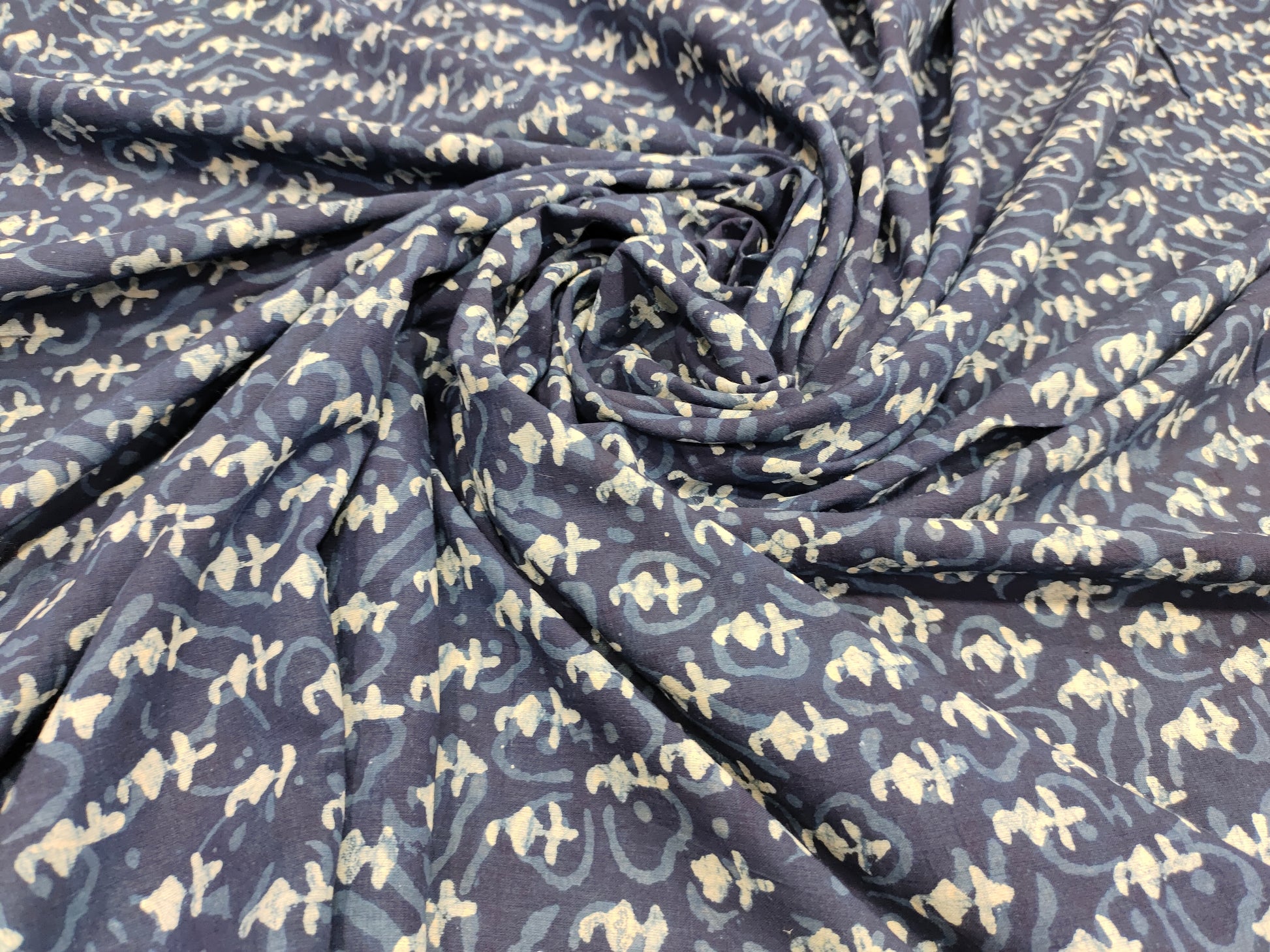 Indigo with small motifs print