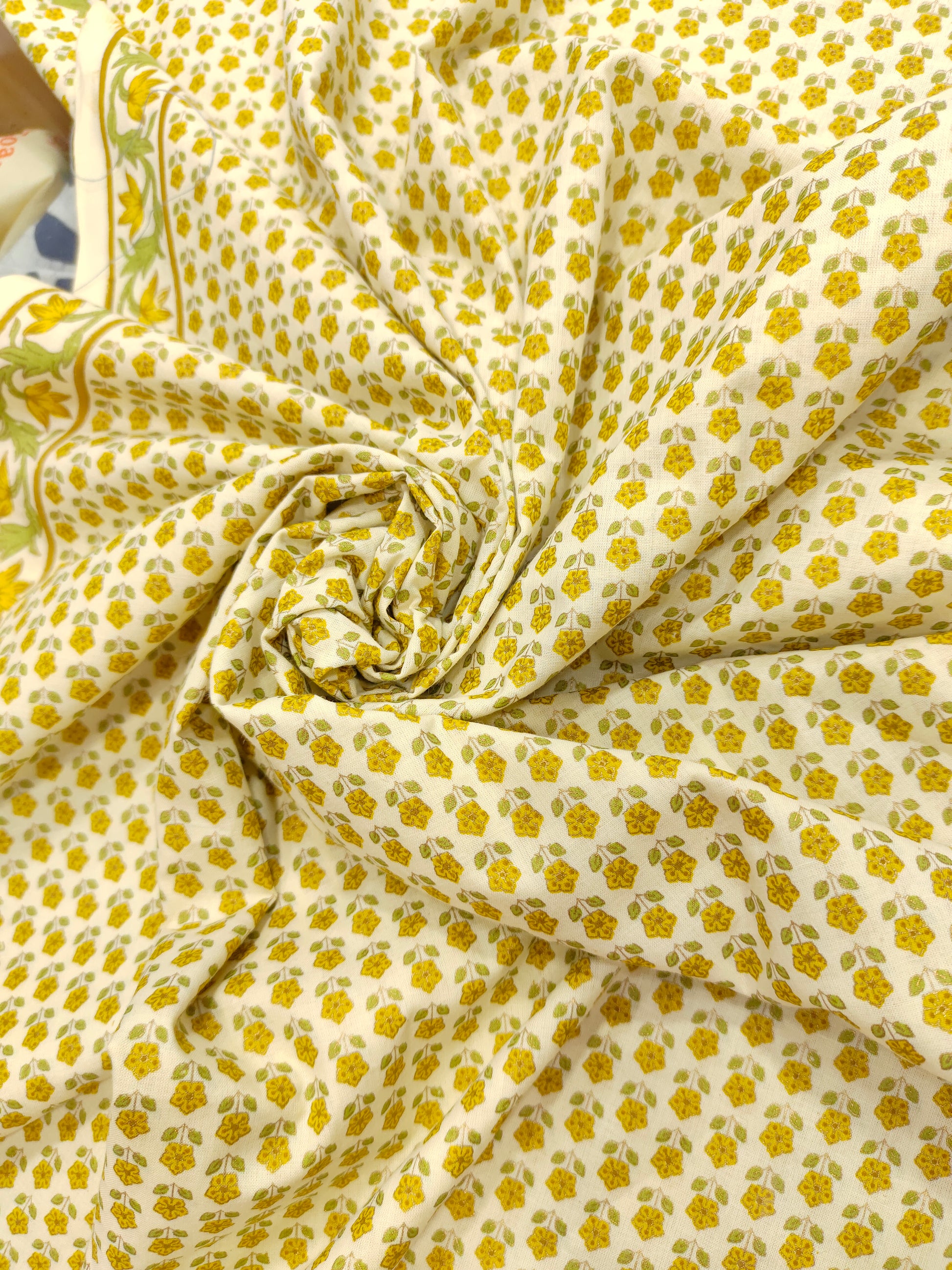 Yellow small floral with little bit of gold with border