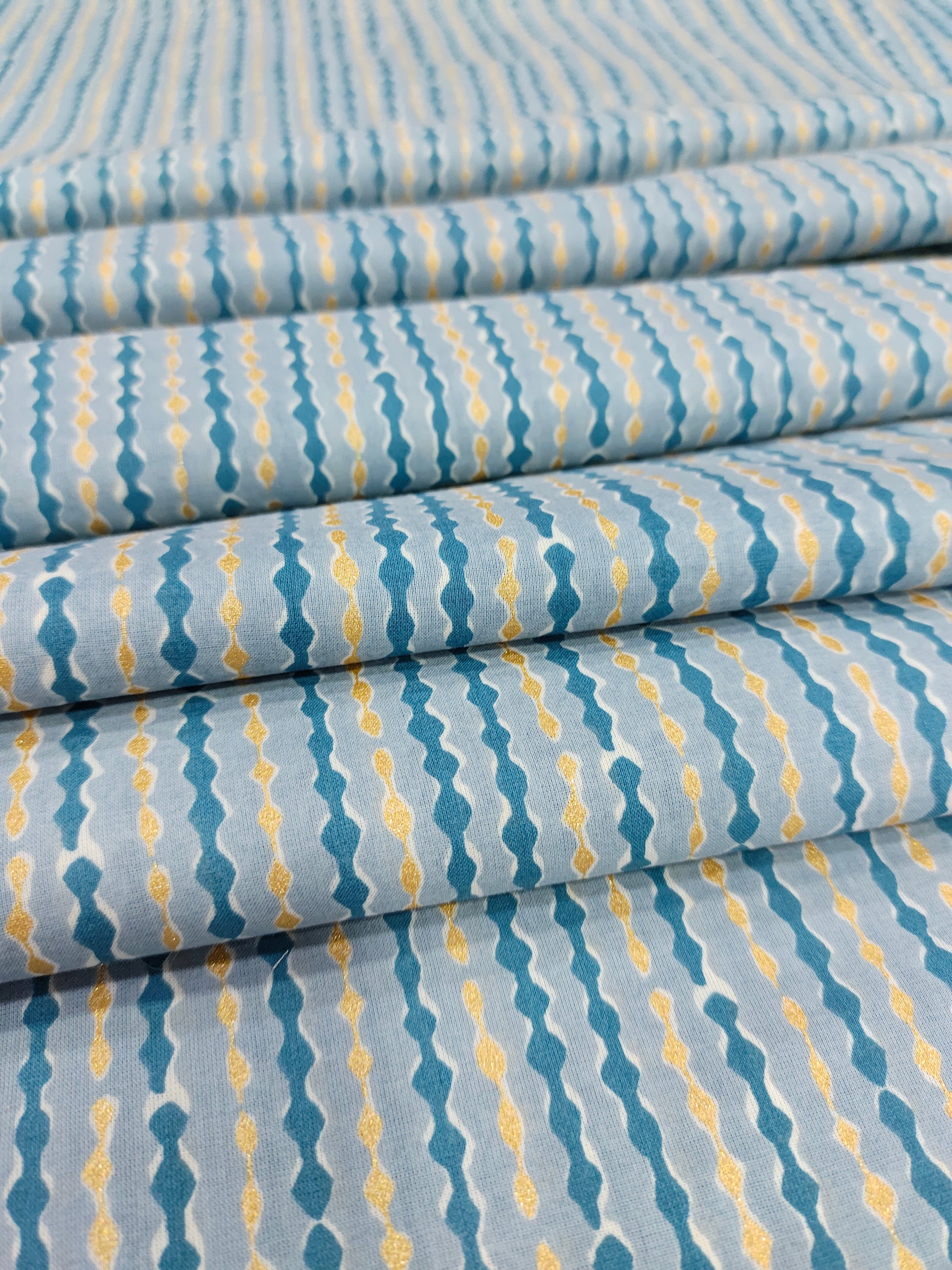 Cotton screen print blue with little gold