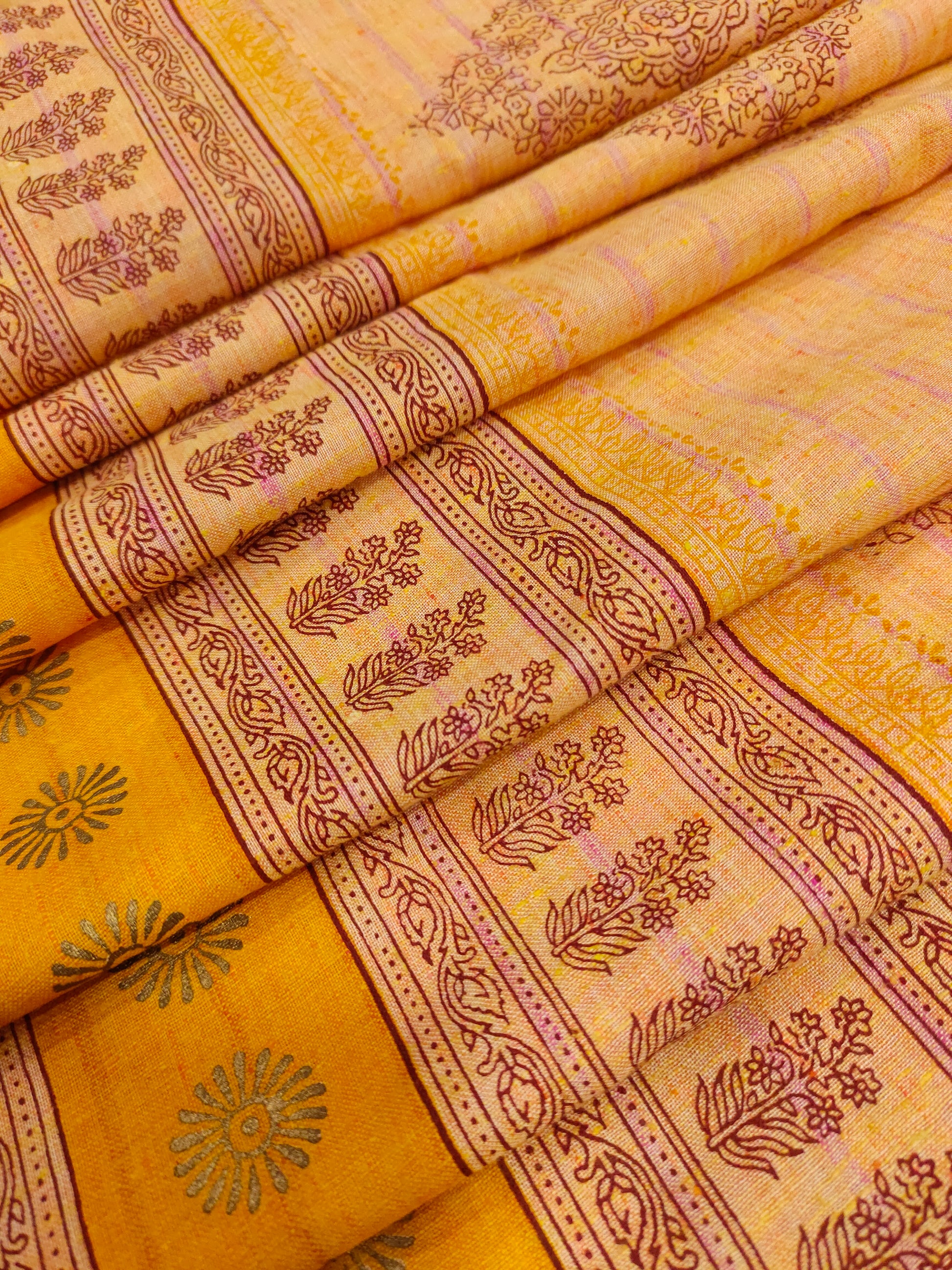 Cotton handblock print with big motifs and daman border