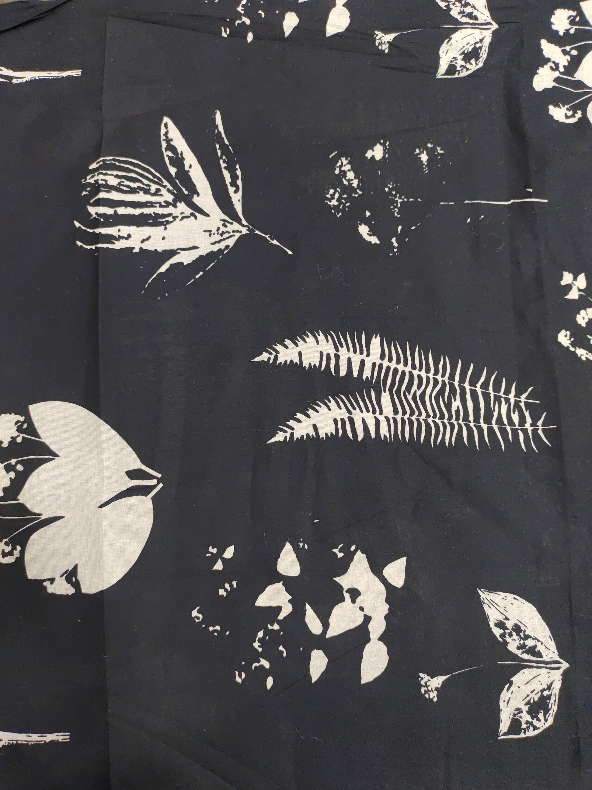 Cotton 60x60 discharge floral black and white print