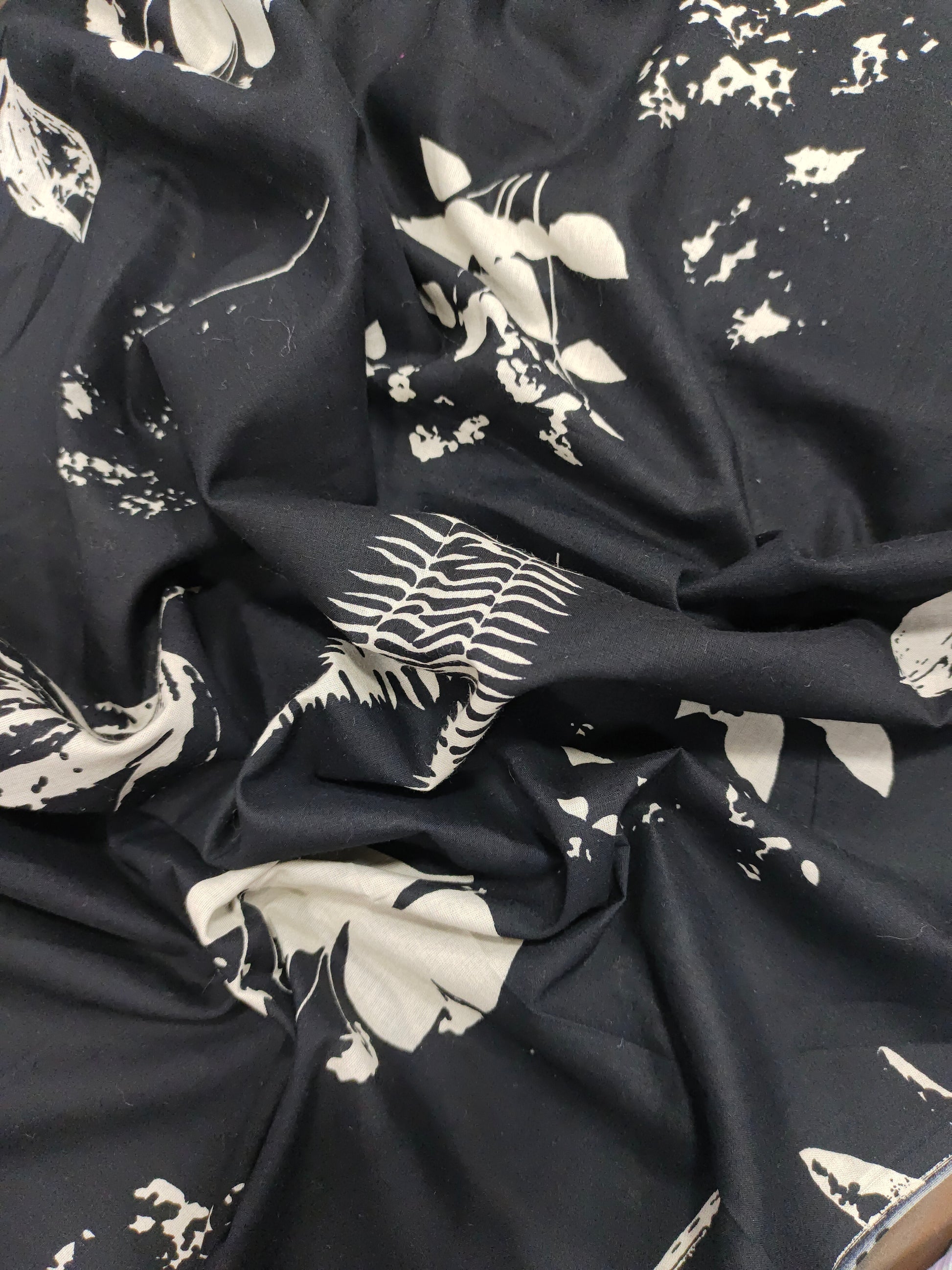 Cotton 60x60 discharge floral black and white print