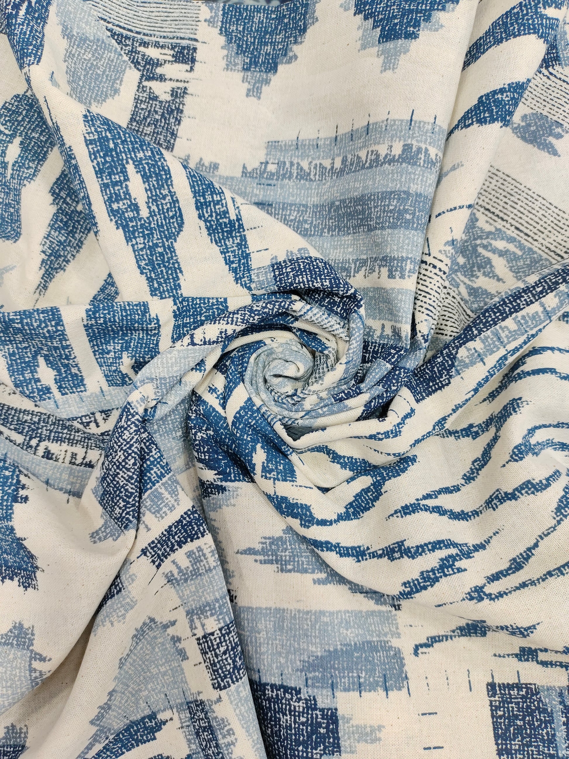 Flex cotton fabric with light and dark blue print