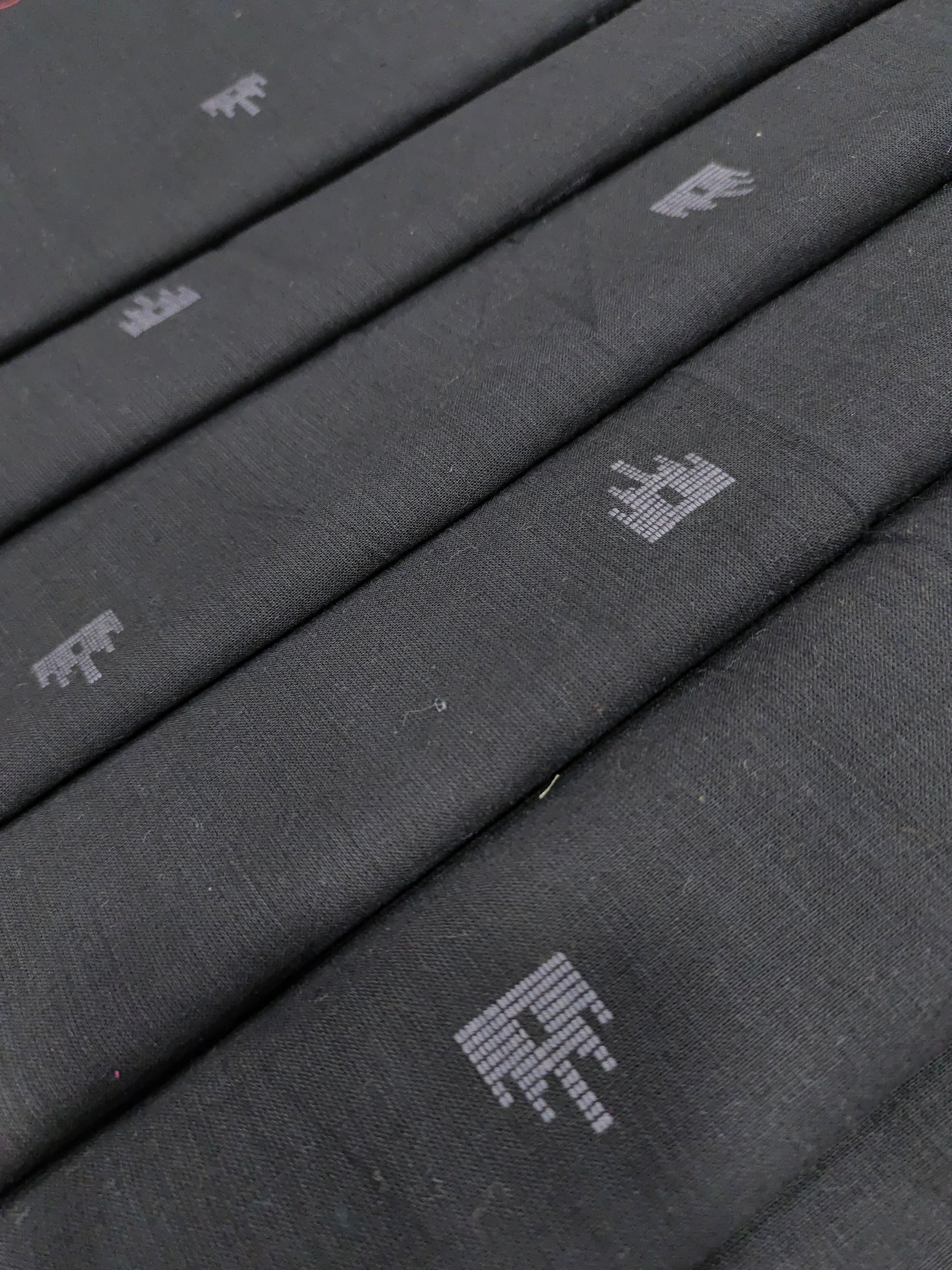 South cotton Jacqard cut butti black