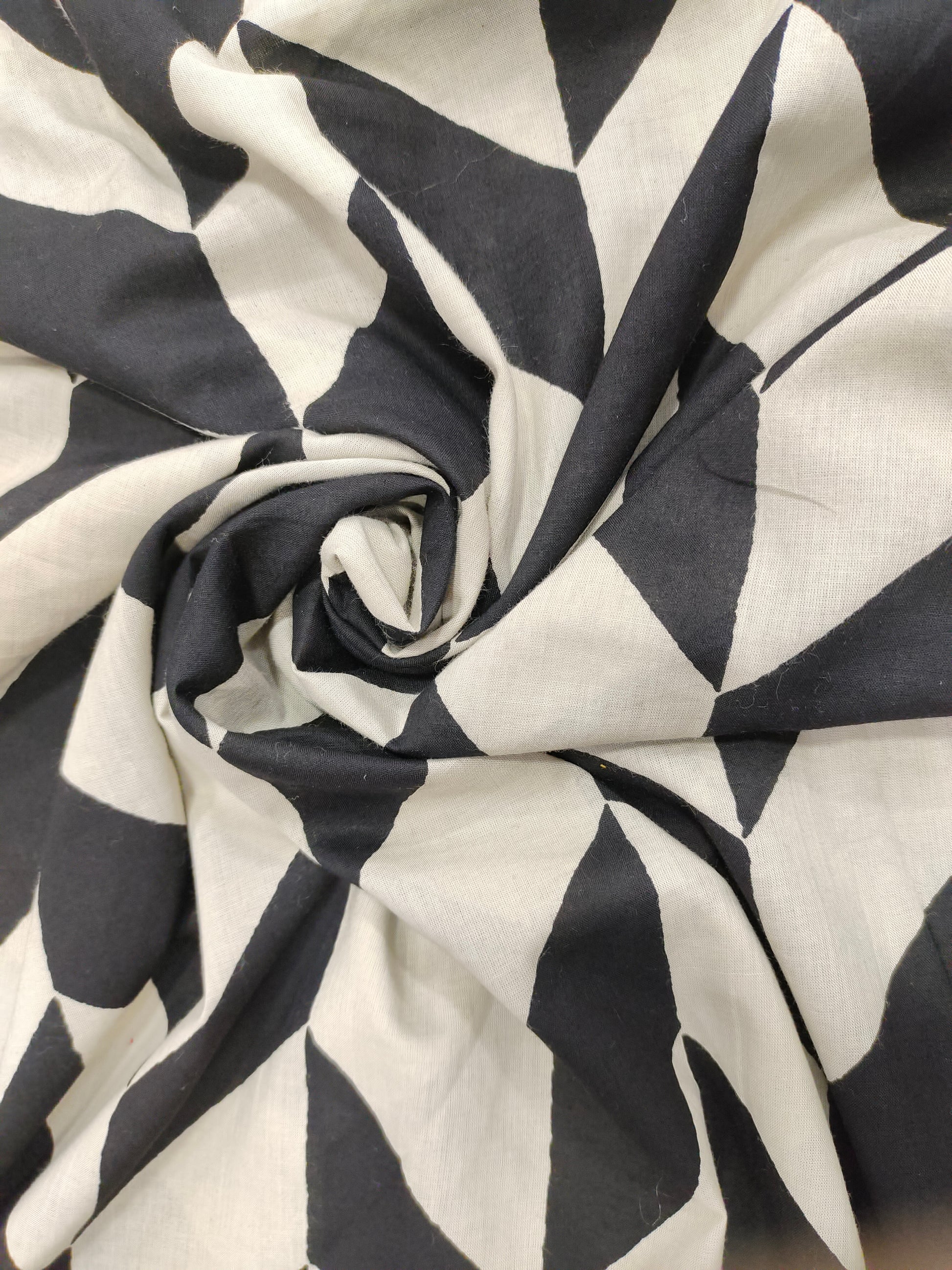 Cotton 60's tropical print