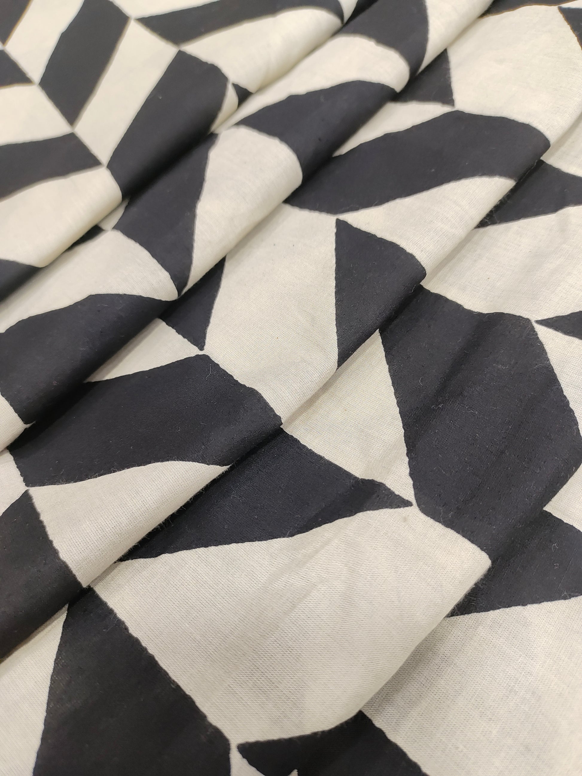 Cotton 60's tropical print