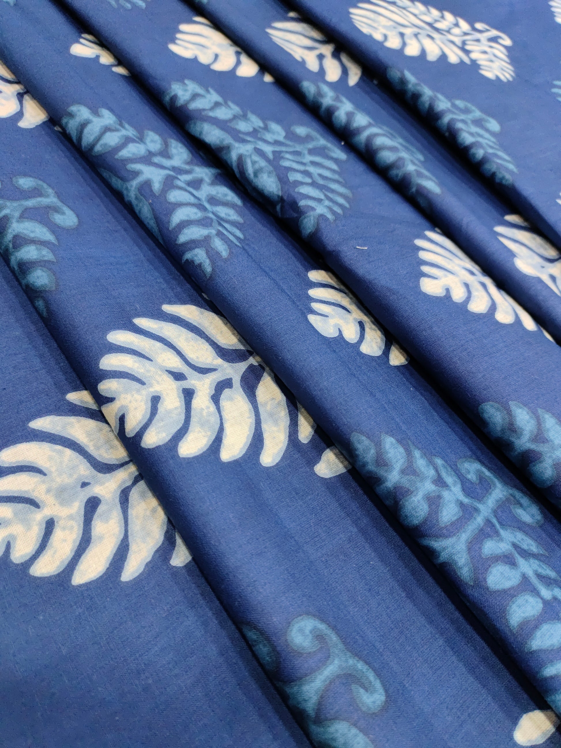 Cotton indigo color screen print fabric