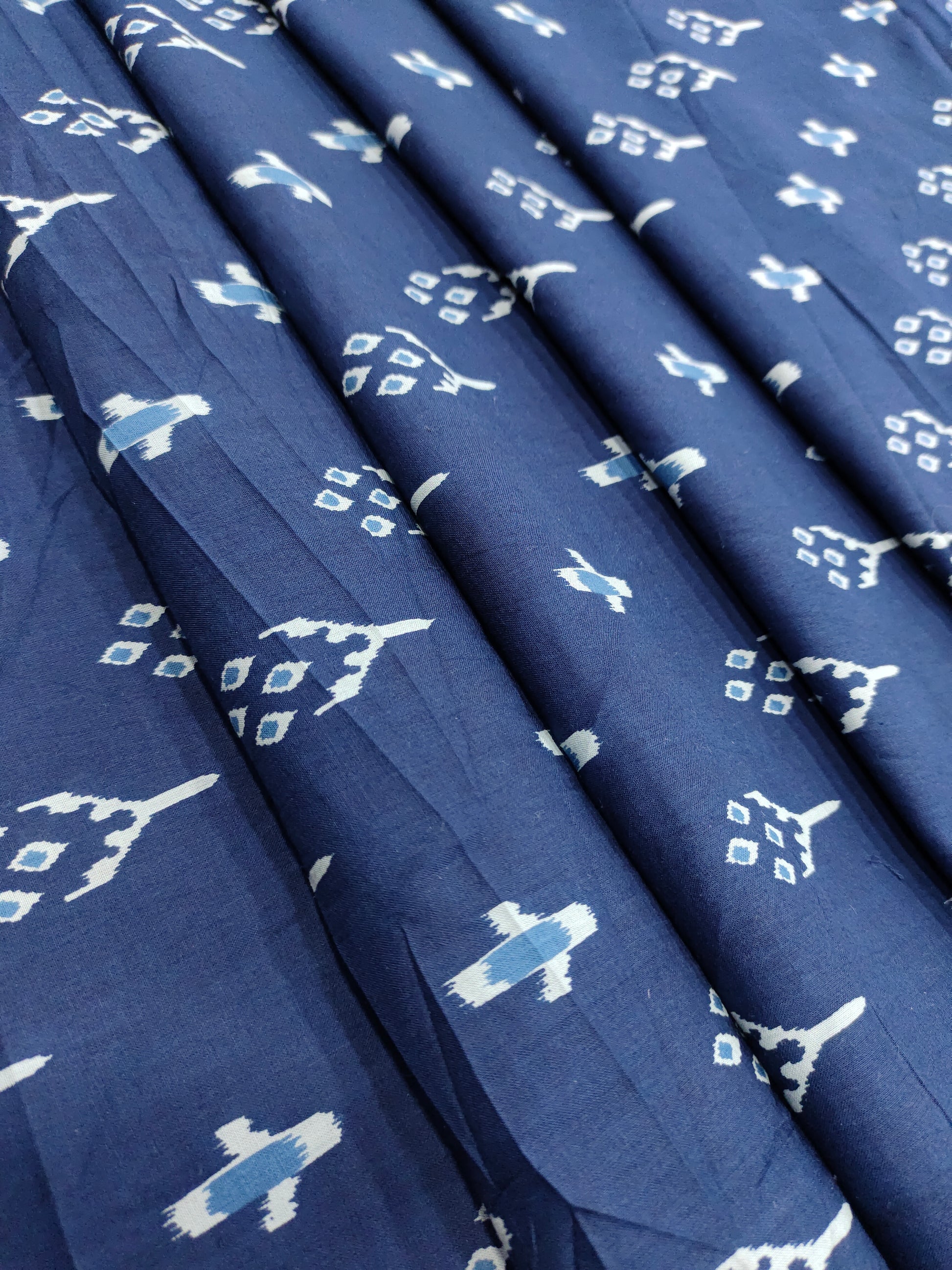 Cotton screen print fabric indigo blue color