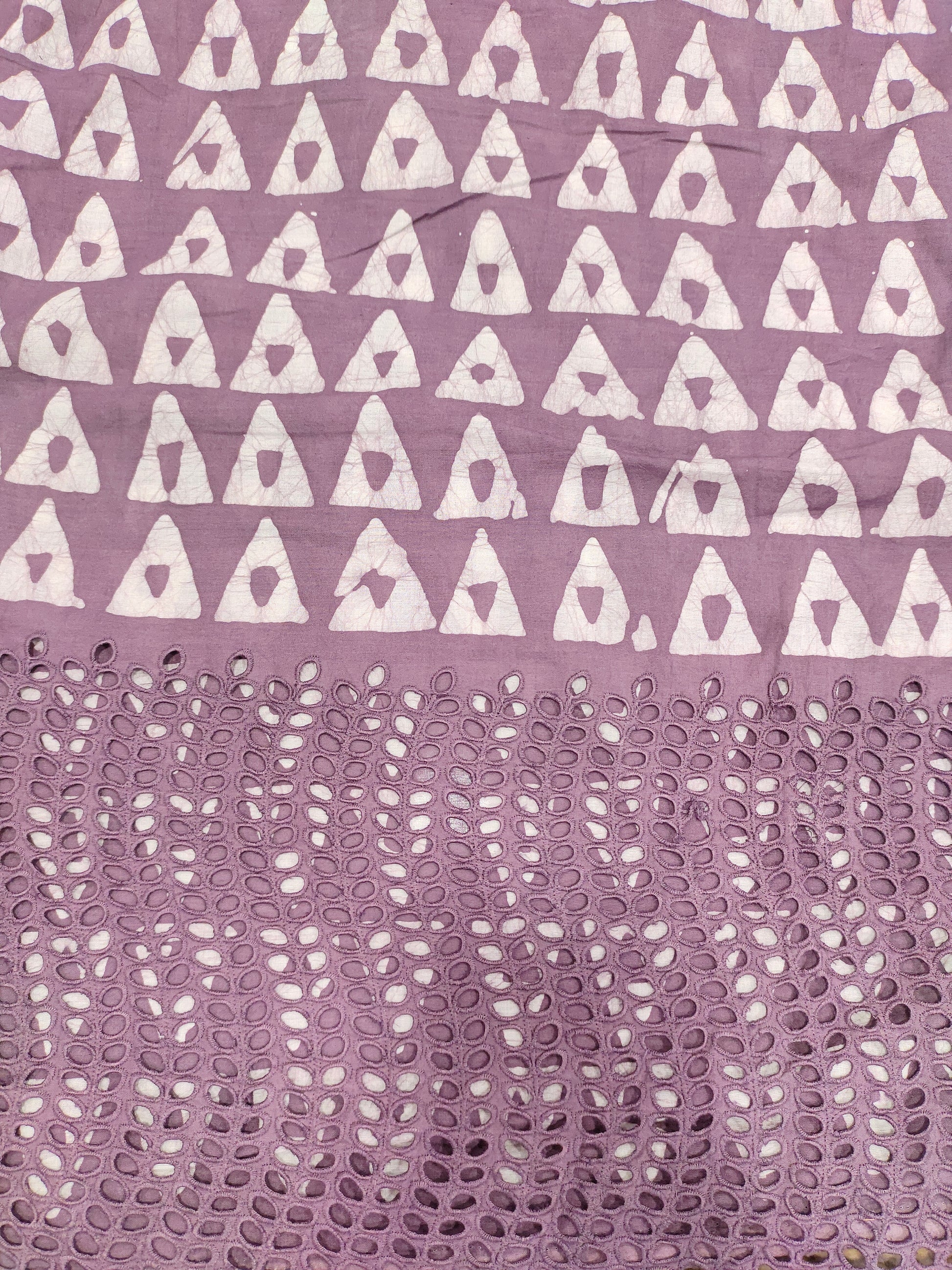 Light mauve cotton fabric with schifili embroidery