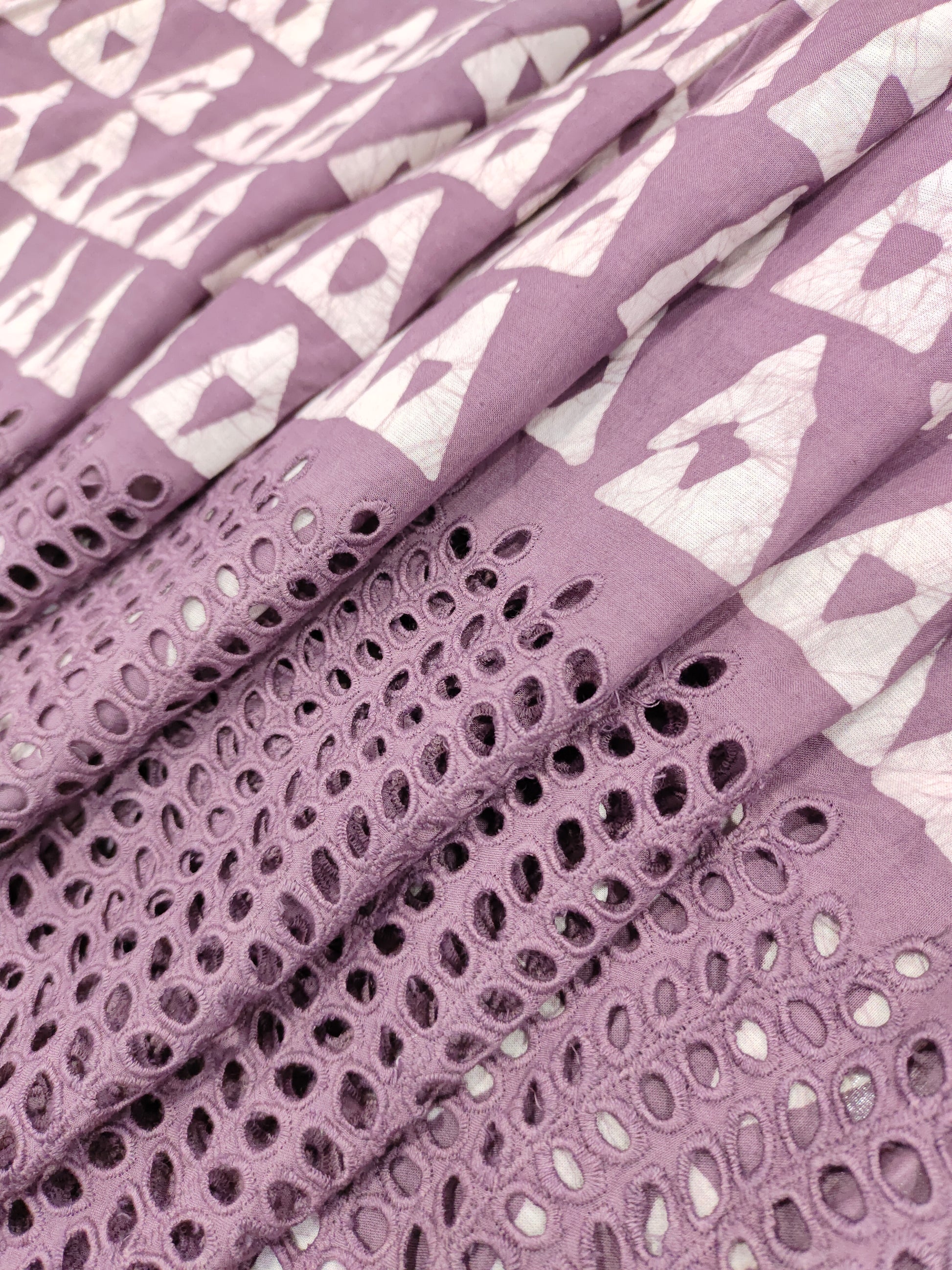 Light mauve cotton fabric with schifili embroidery