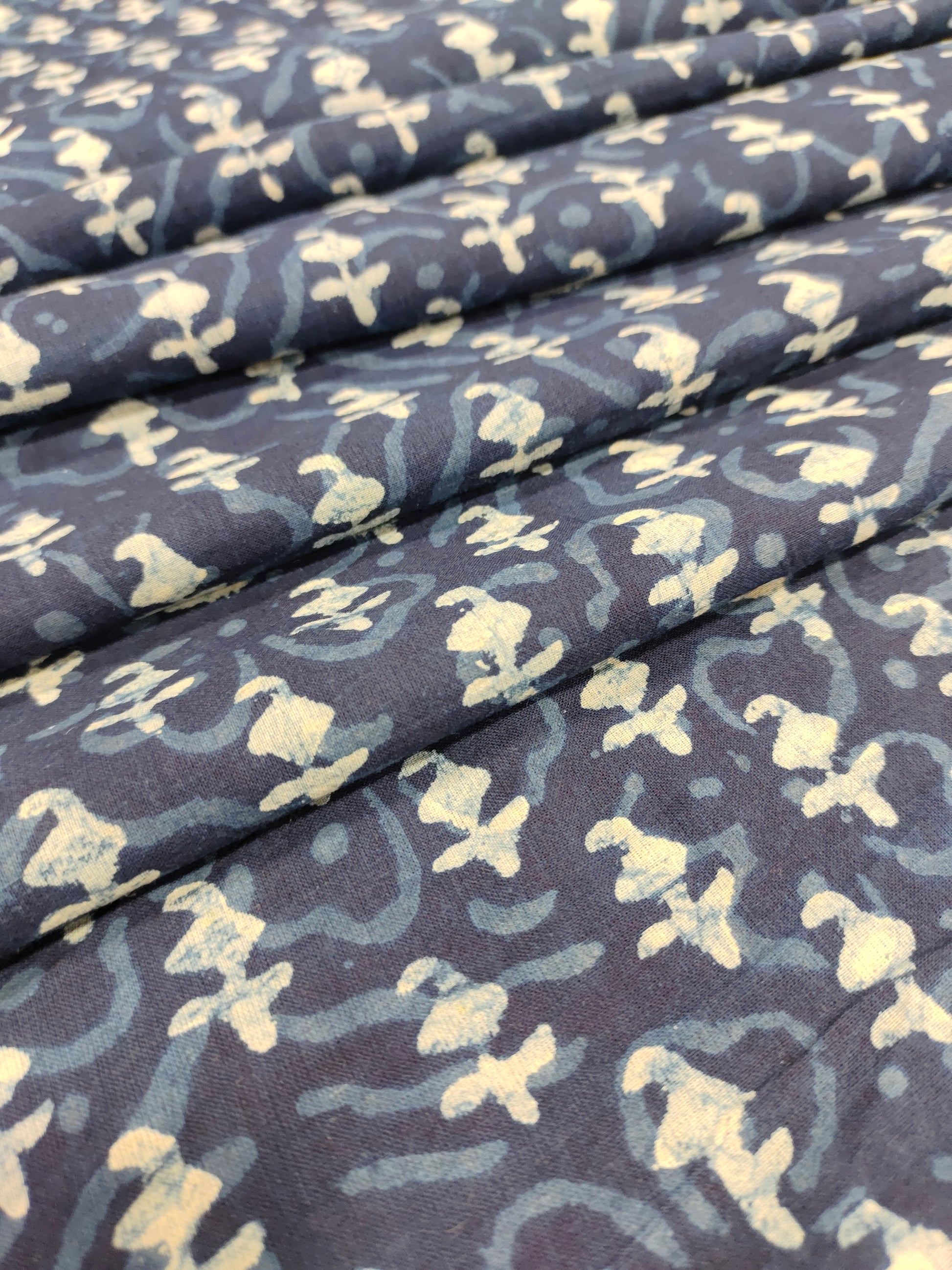 Indigo with small motifs print
