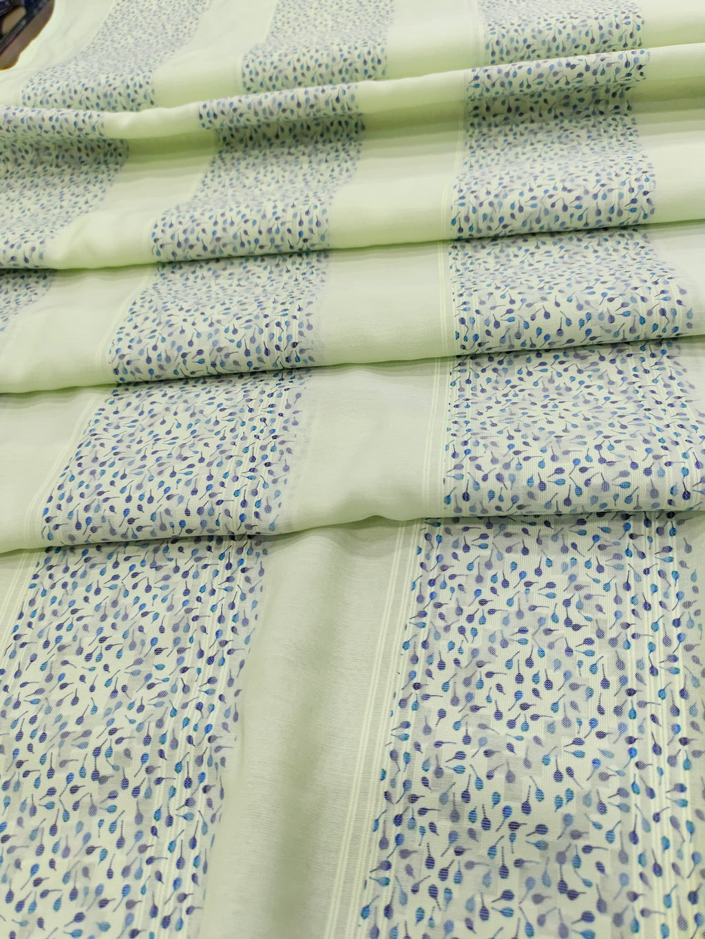Light sea green Jacqard print