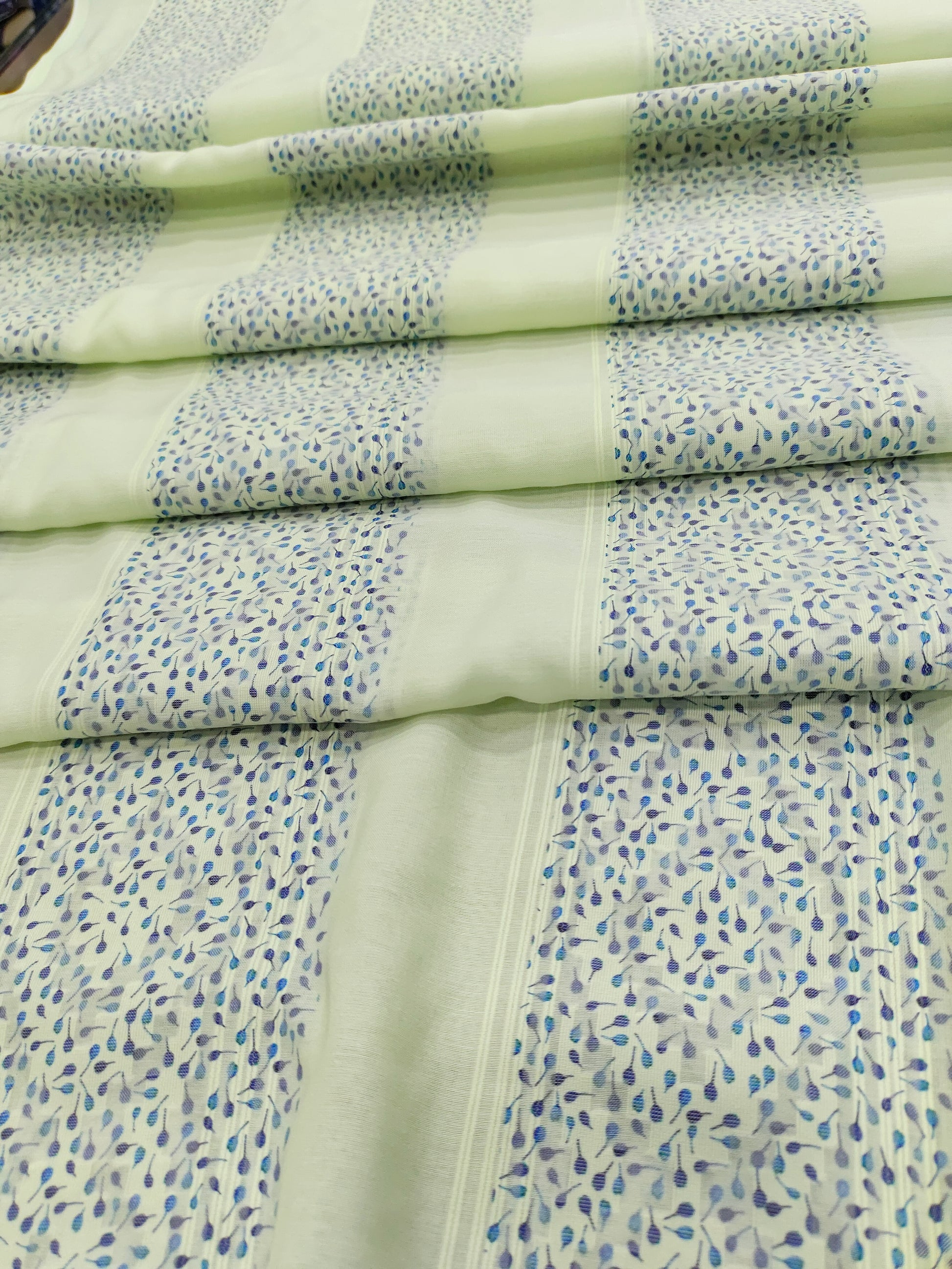 Light sea green Jacqard print