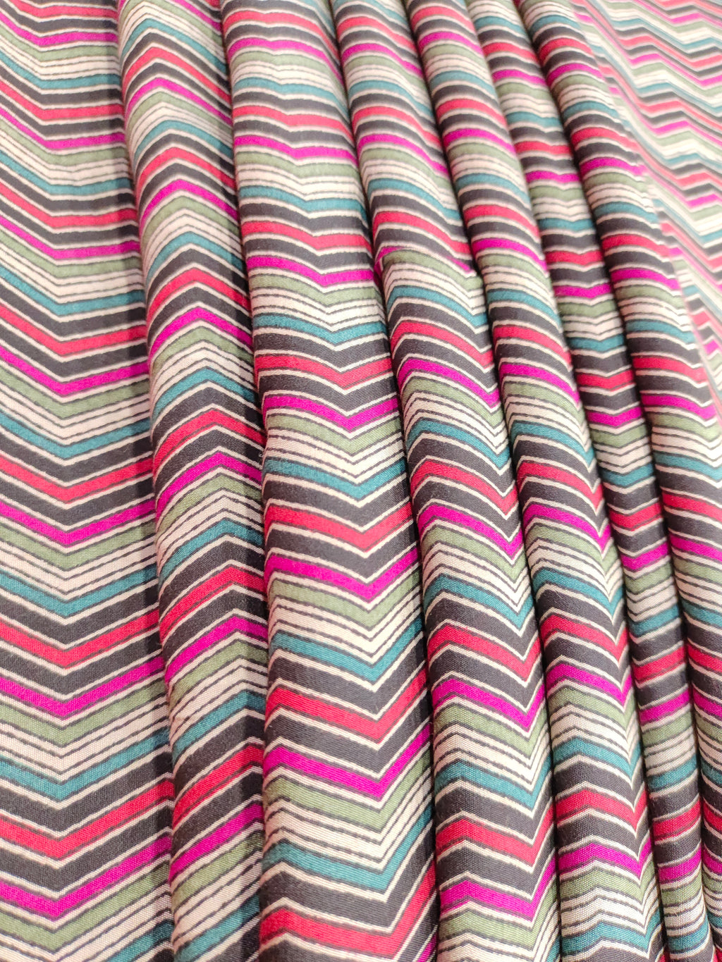 Muslin rickrack print with pink and green