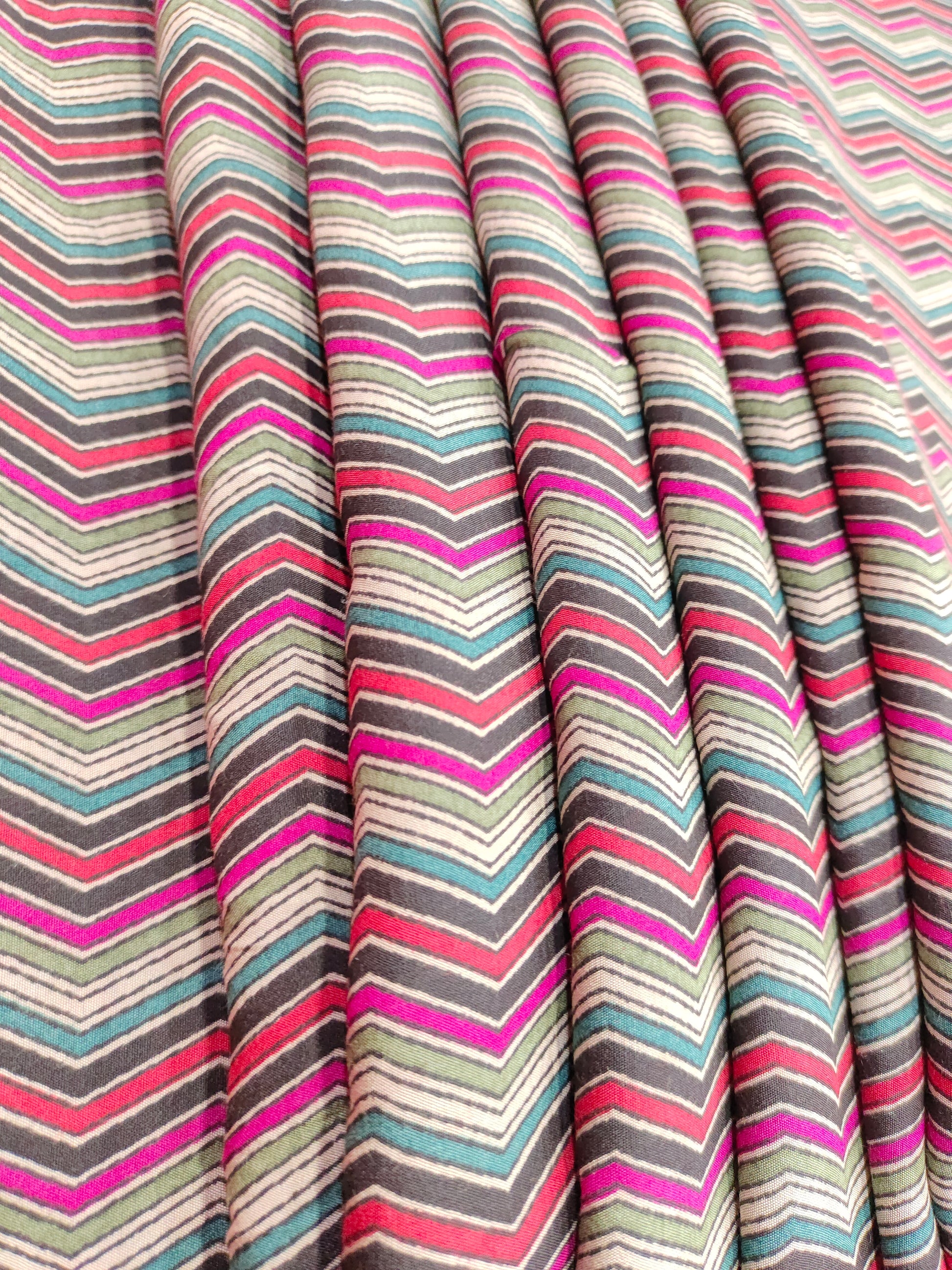Muslin rickrack print with pink and green