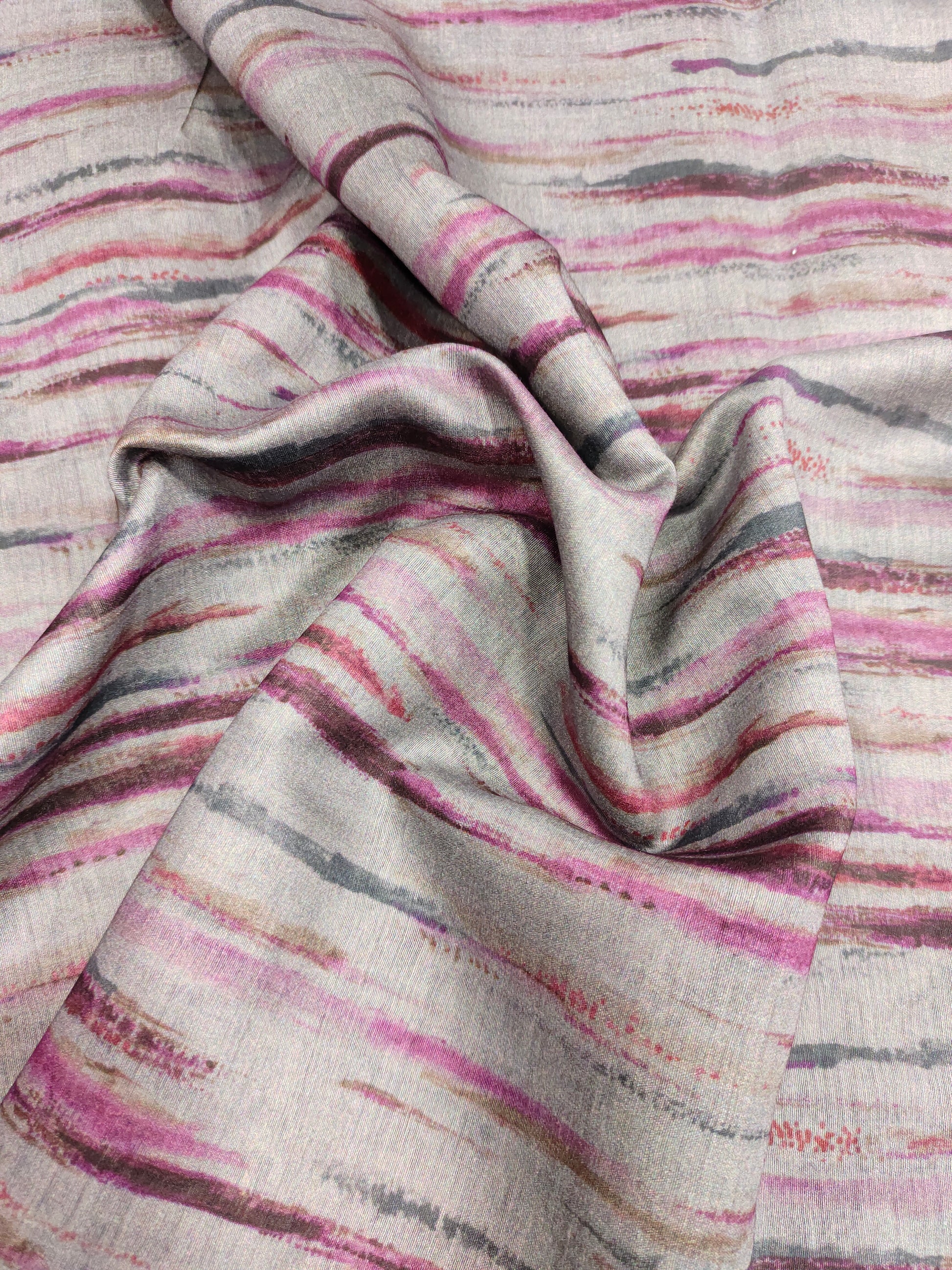Grey maslin with maroon digital print