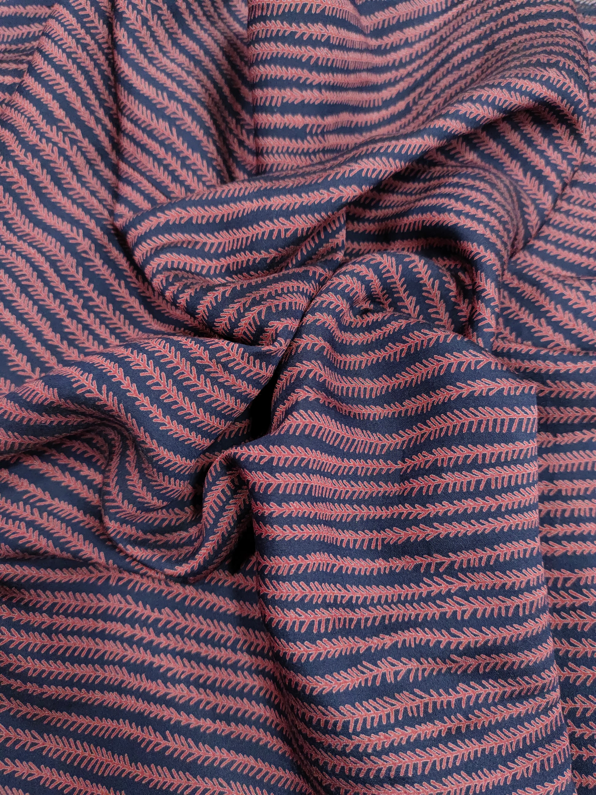 maslin navy with marron stripes
