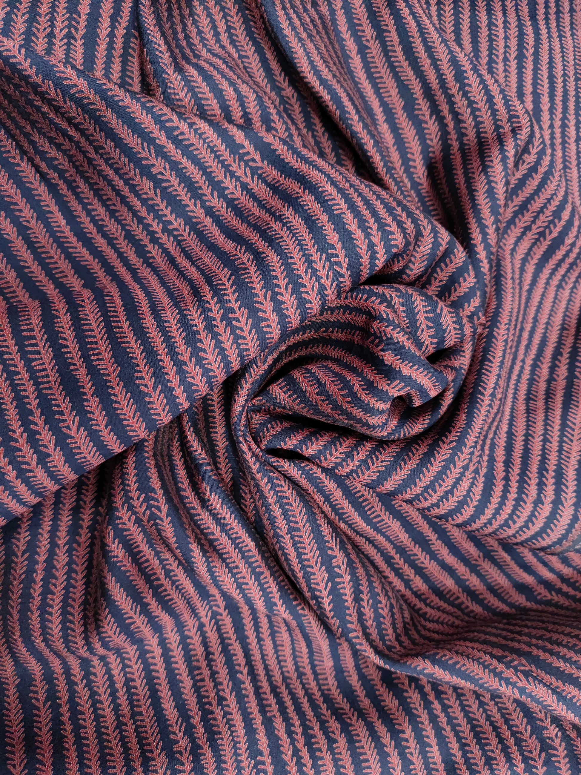 maslin navy with marron stripes
