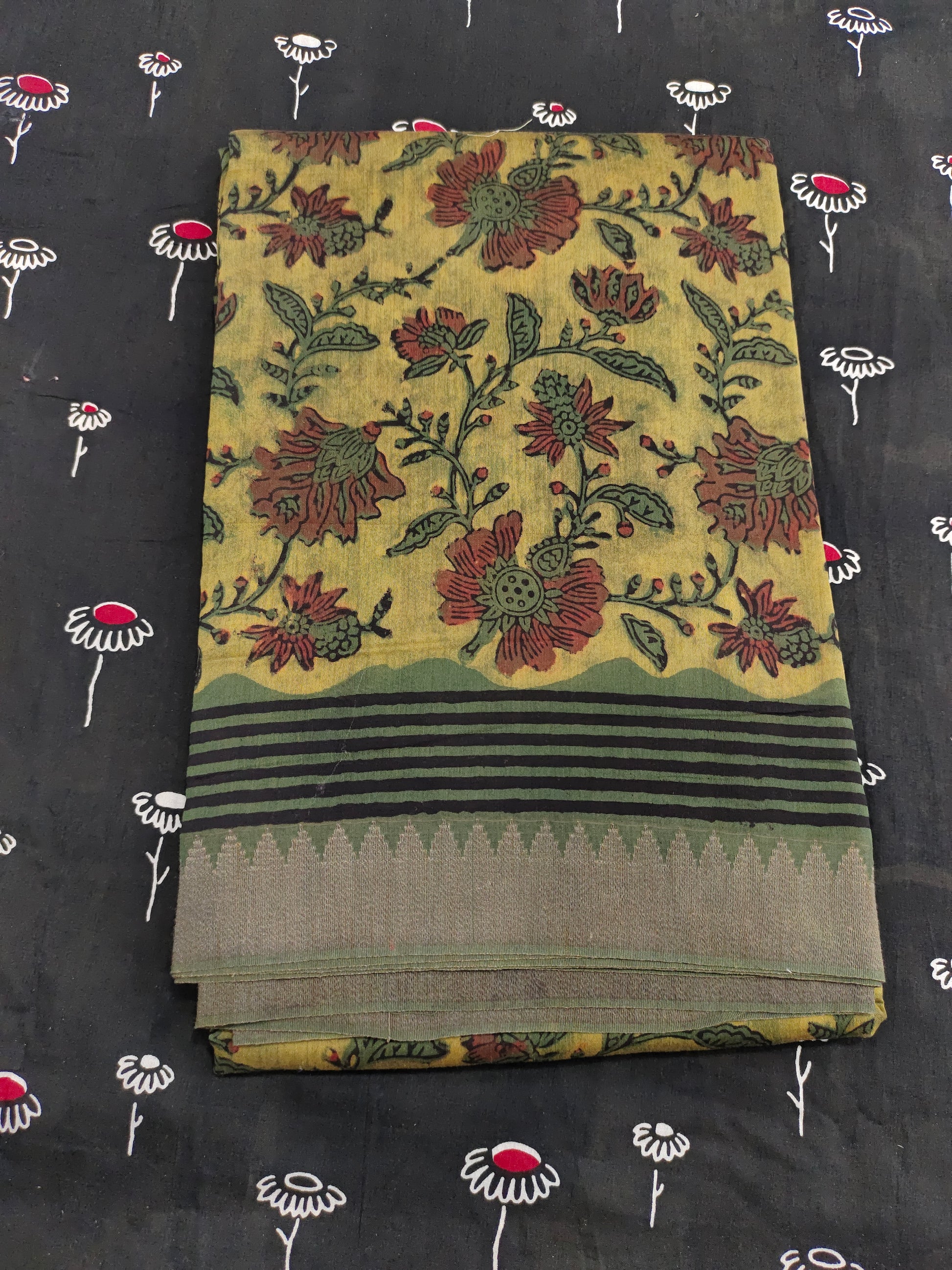 Gicha silk border saree in ajrak print