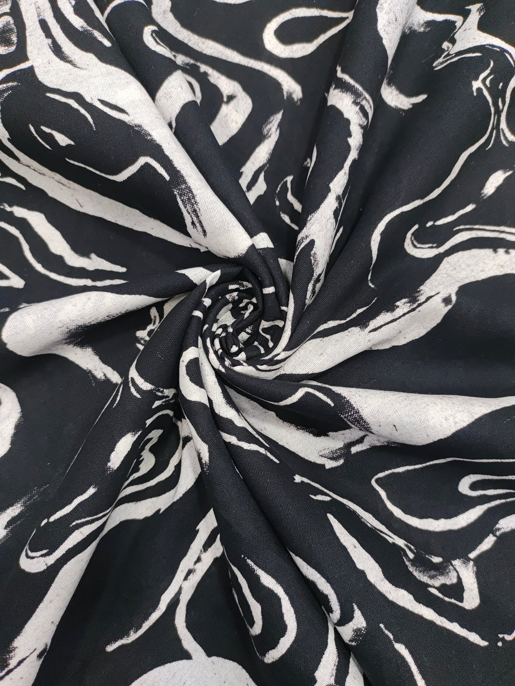 Flex aishani black & white print