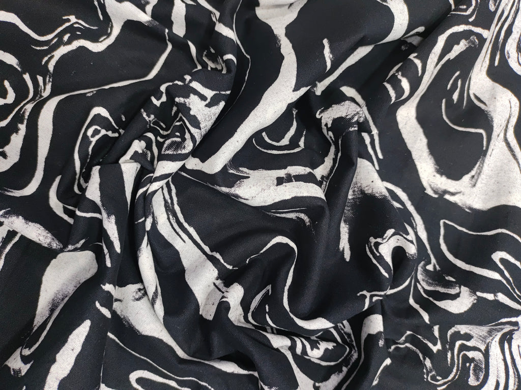 Flex aishani black & white print