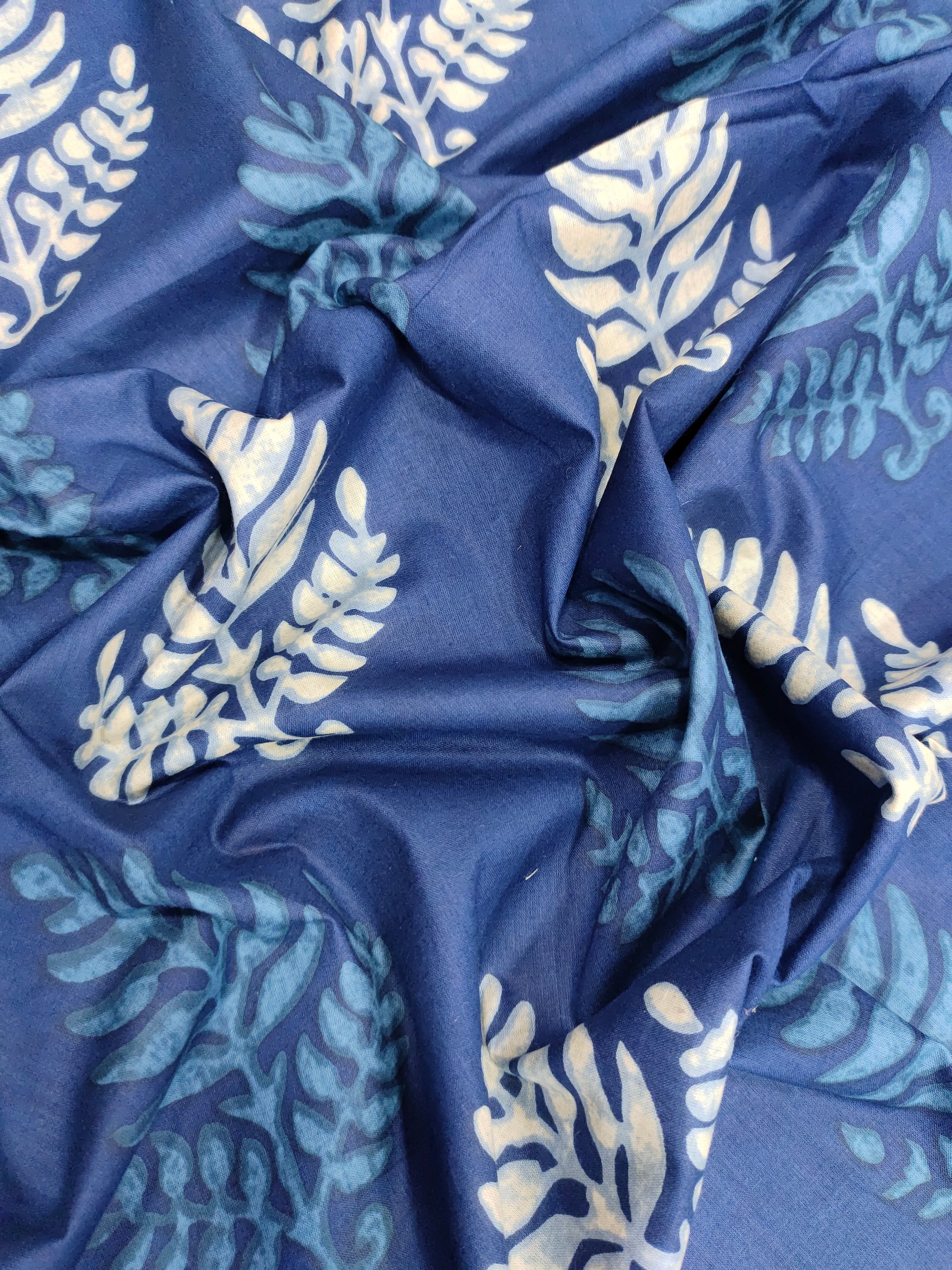 Cotton indigo color screen print fabric
