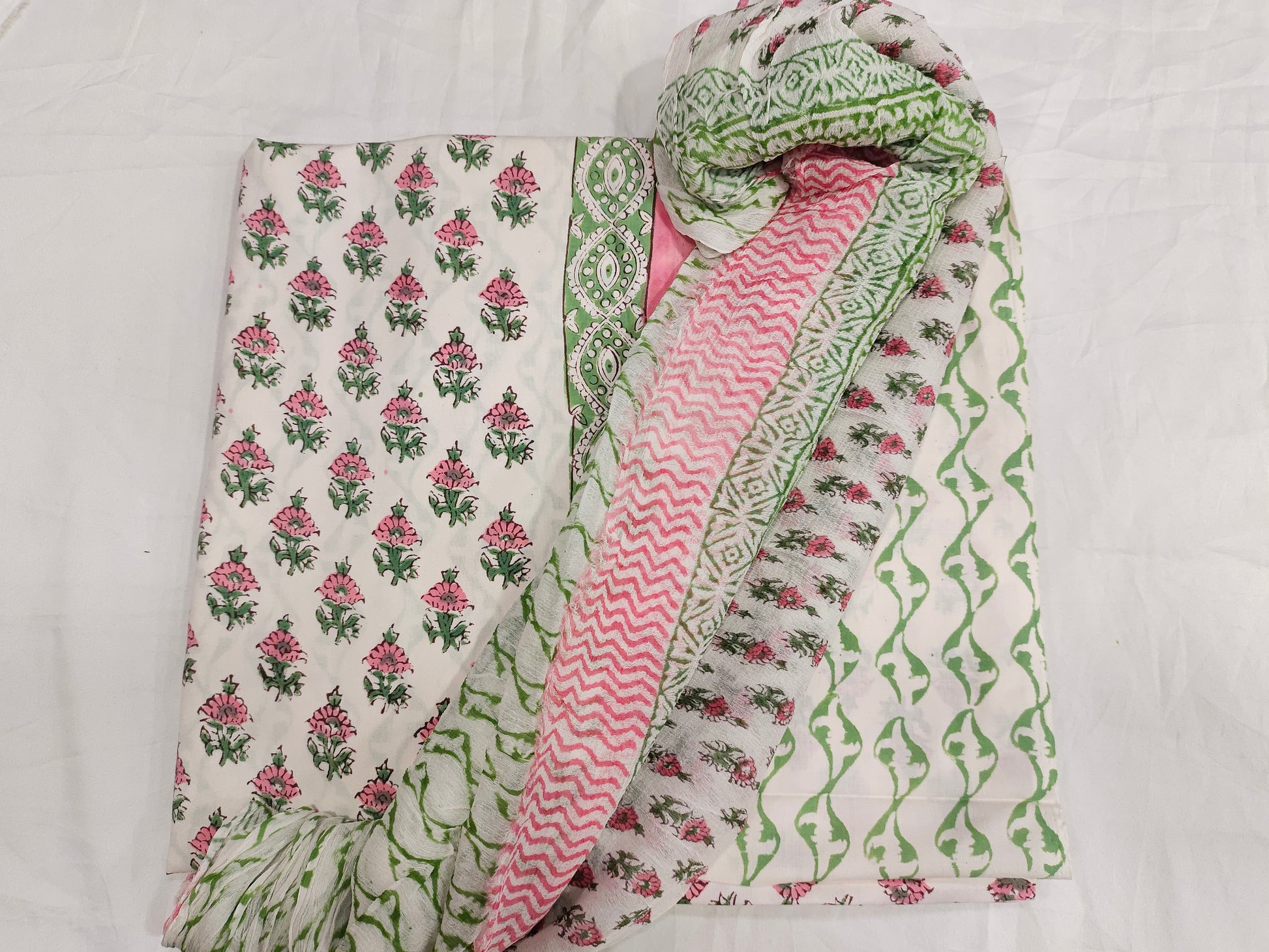 Lizzy bizzy hand block print with pink and green added withpure crepe dupatta