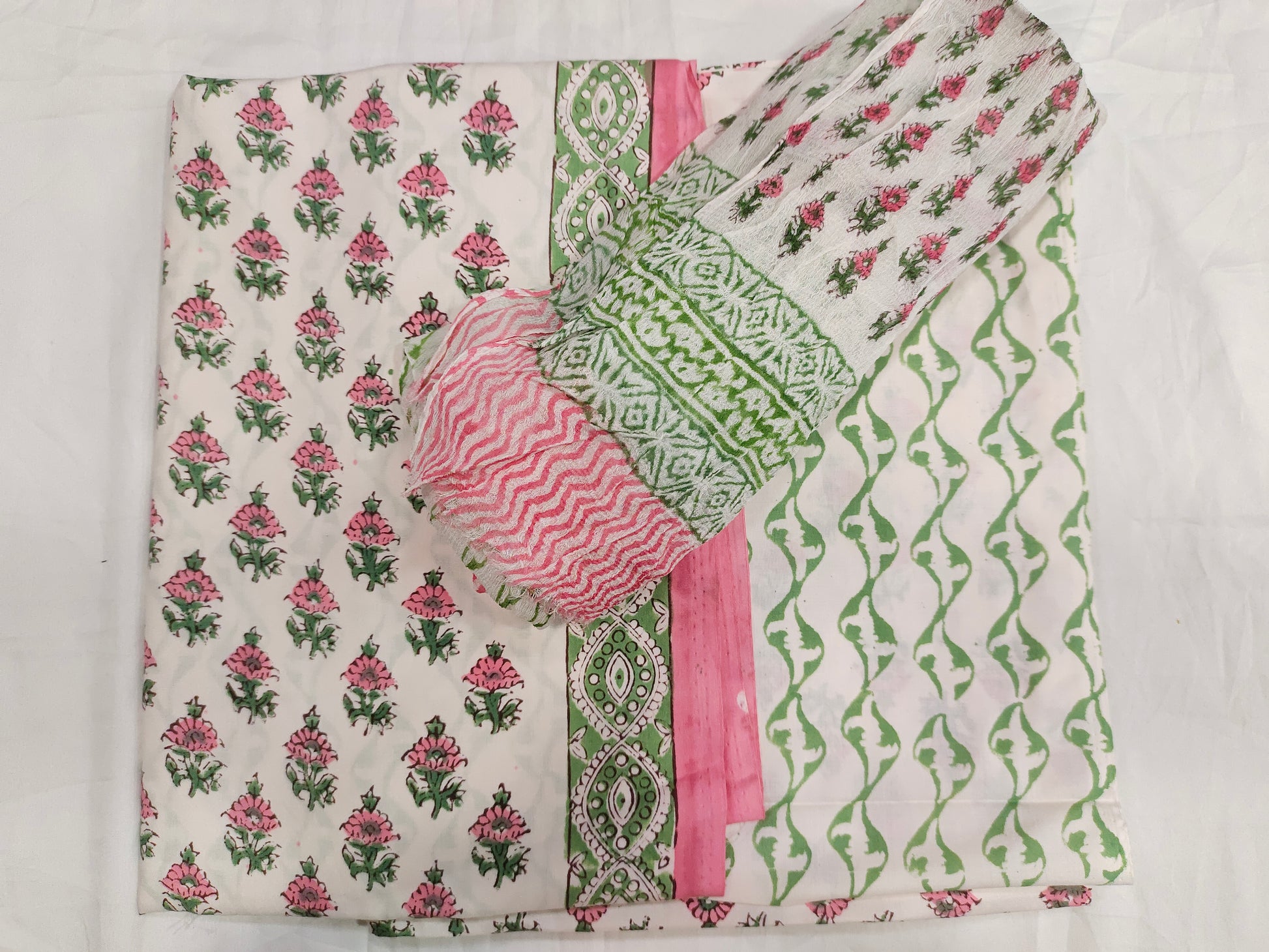 Lizzy bizzy hand block print with pink and green added withpure crepe dupatta