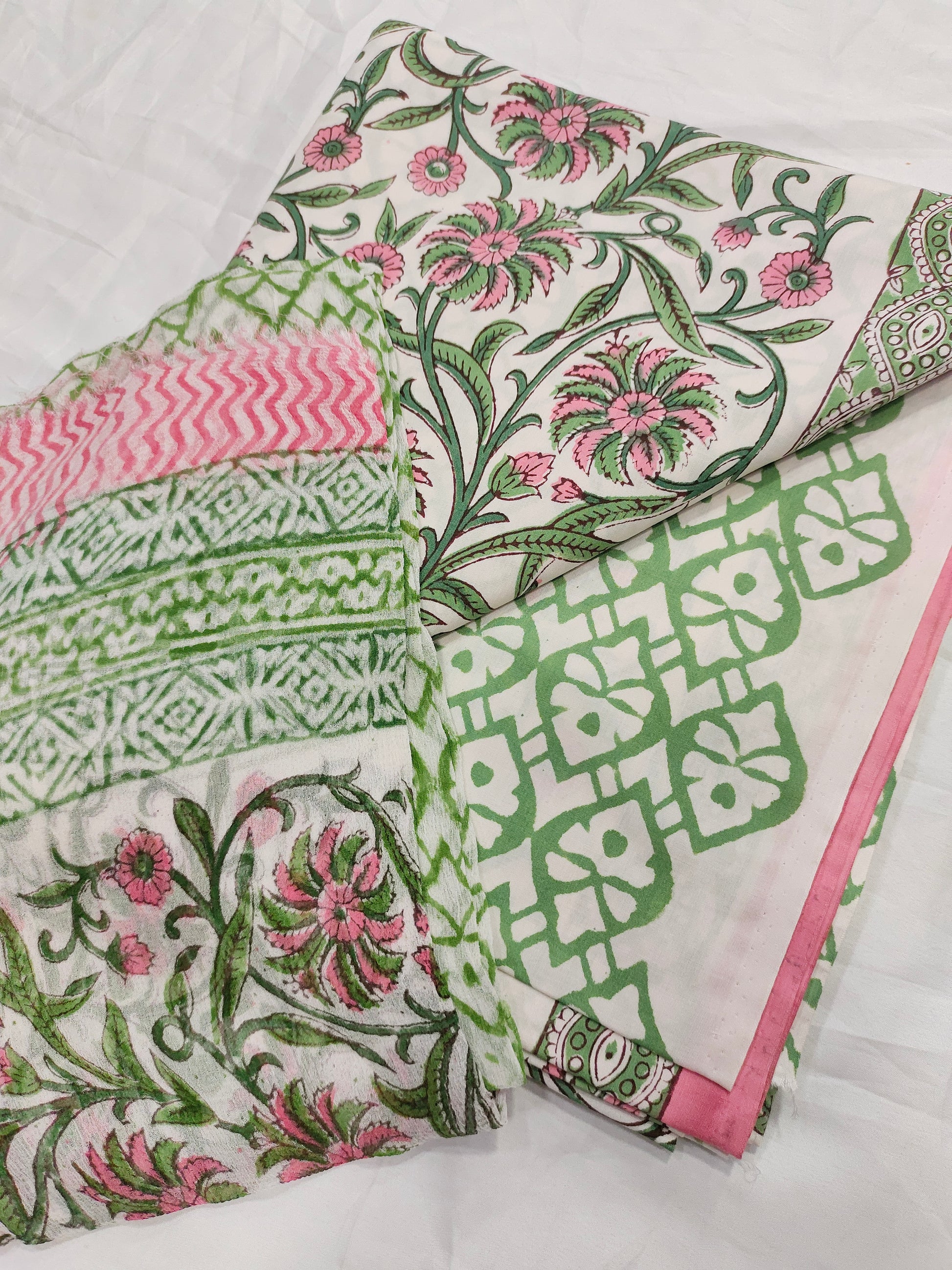 Lizzy bizzy pure handblock pink and green print and crepe dupatta