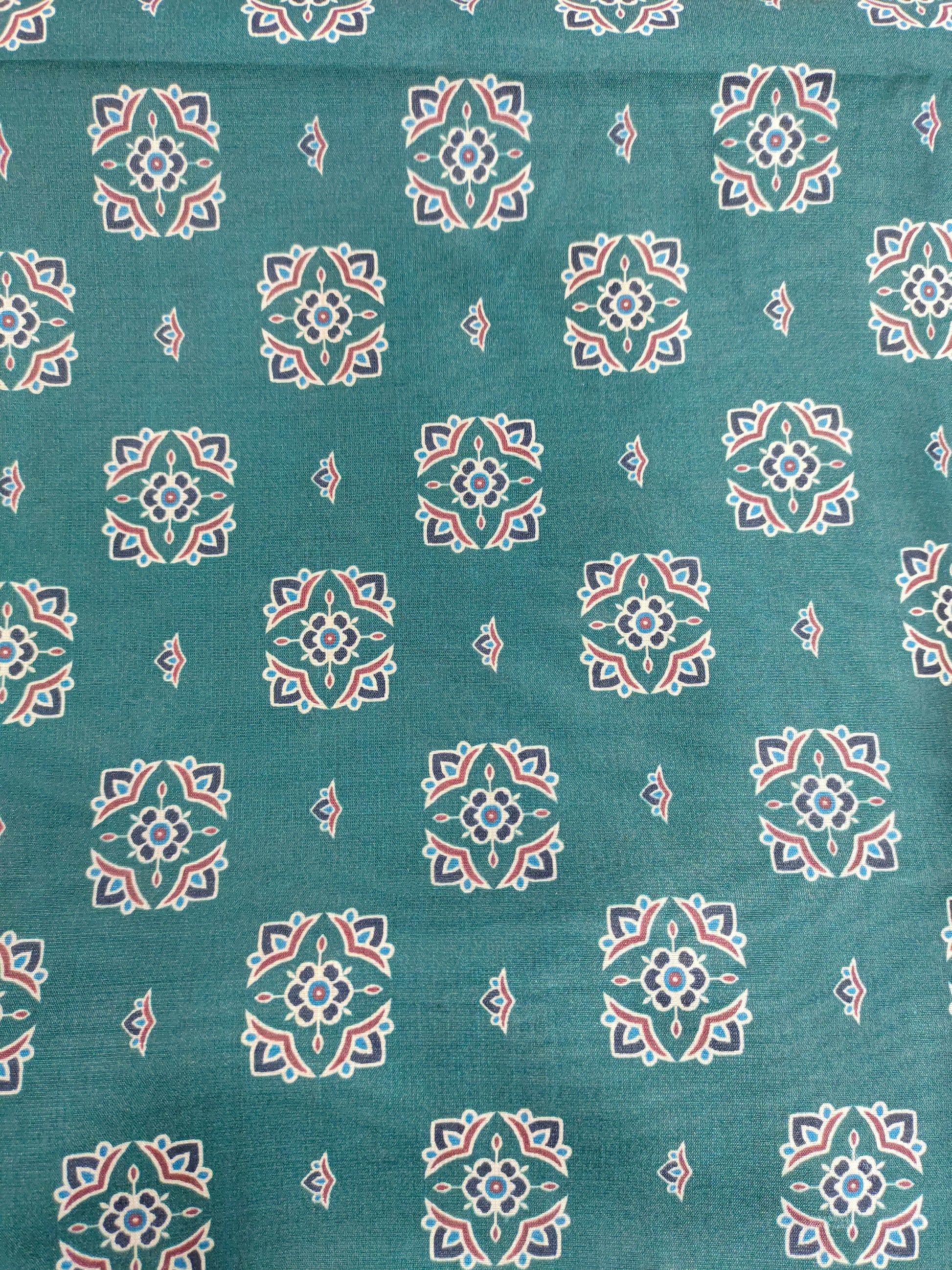 Diya silk marron in color