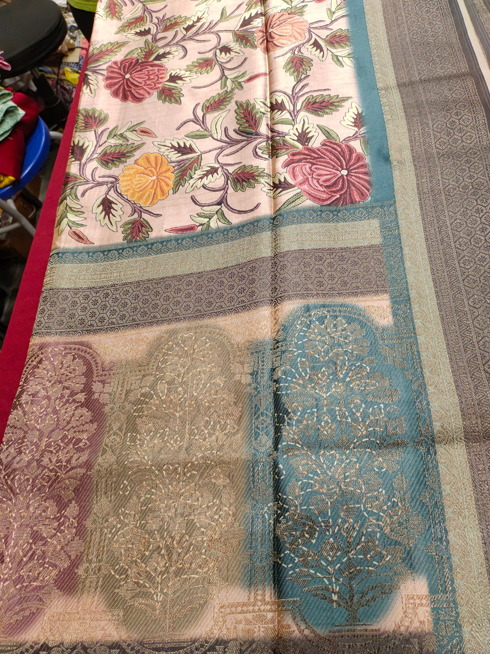 Diya silk butti rich pallu