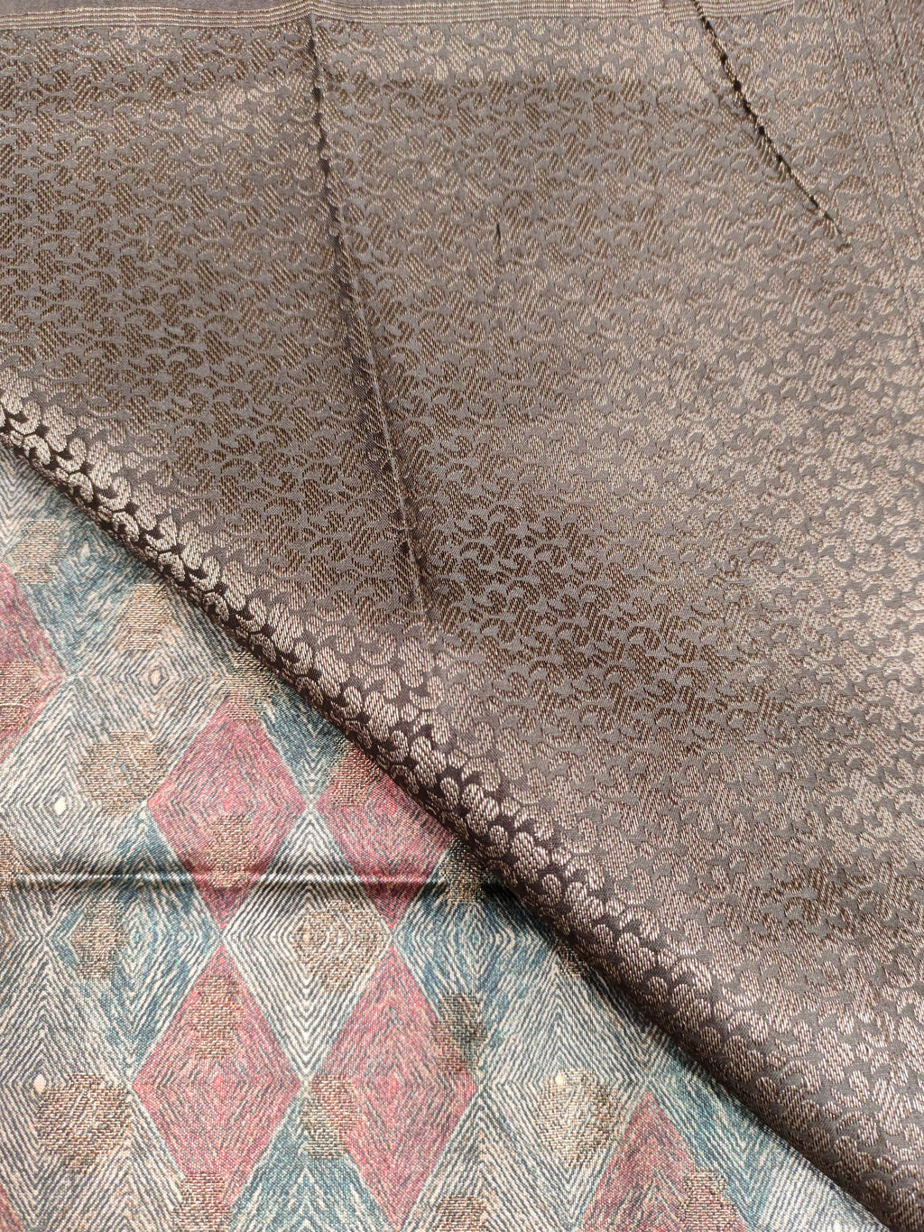 Diya silk butti rich pallu