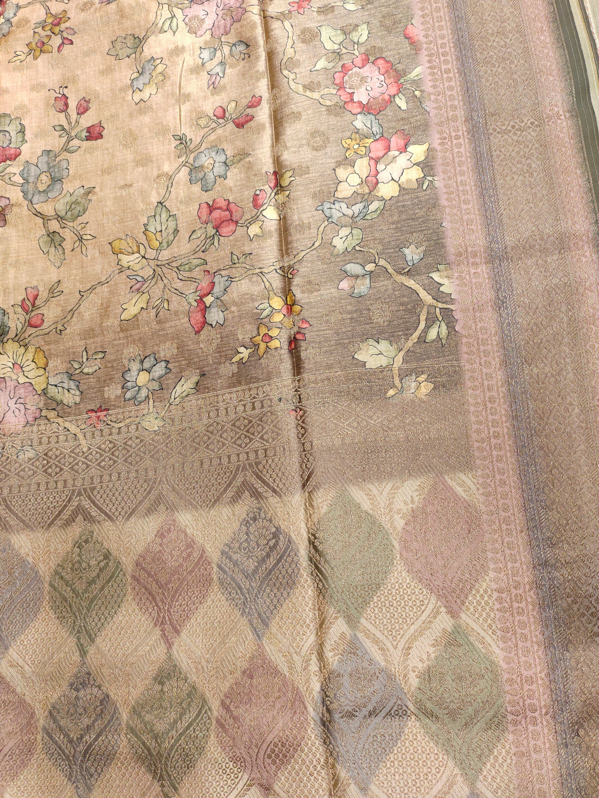 Diya silk butti rich pallu