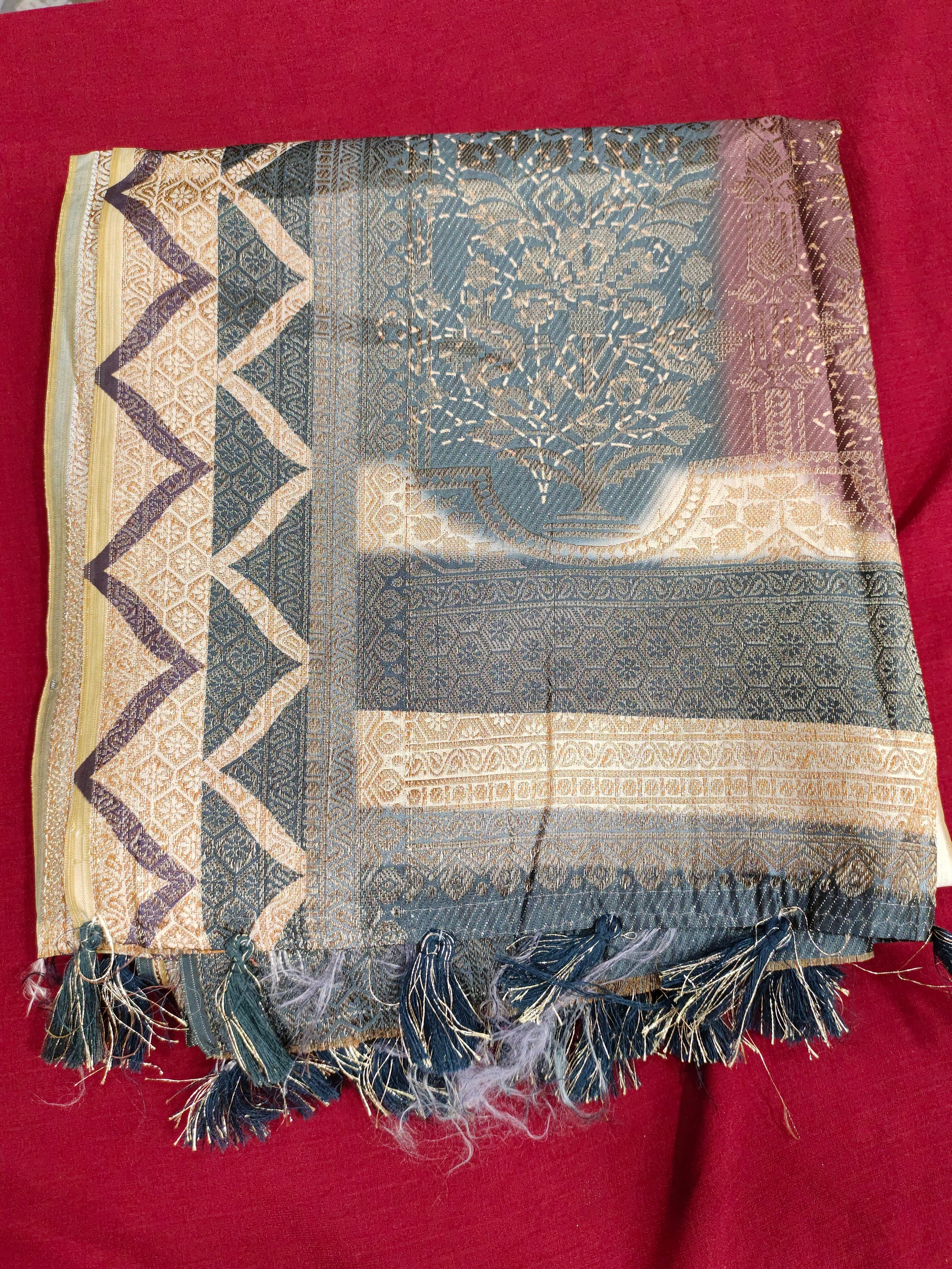 Diya silk butti silk pallu
