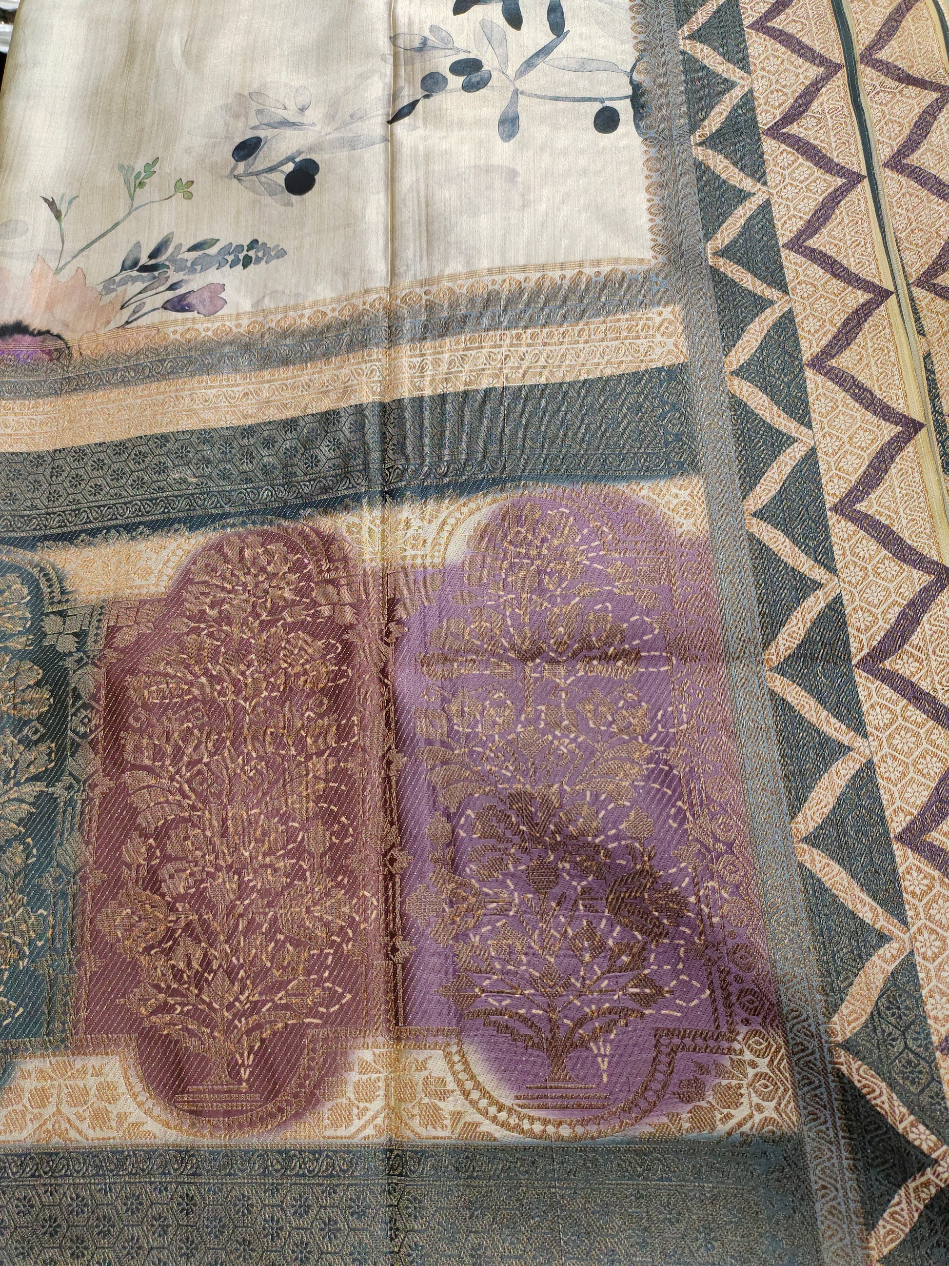 Diya silk butti silk pallu