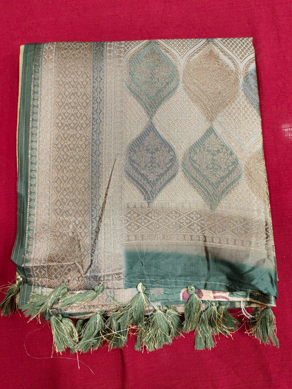 Diya silk butti silk pallu
