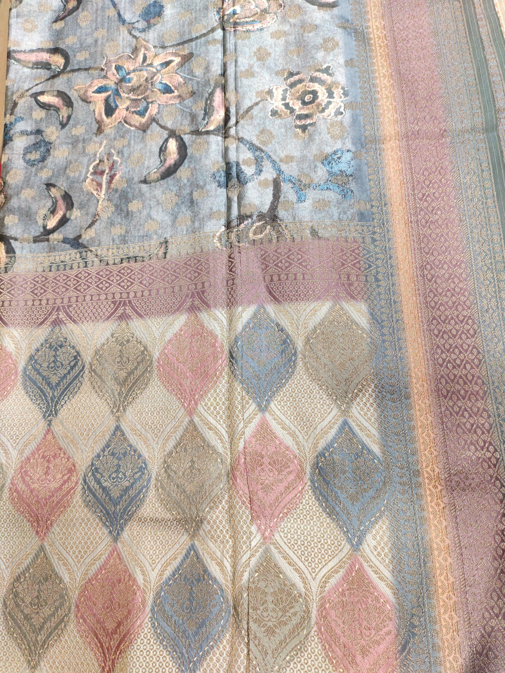 Diya silk butti rich pallu
