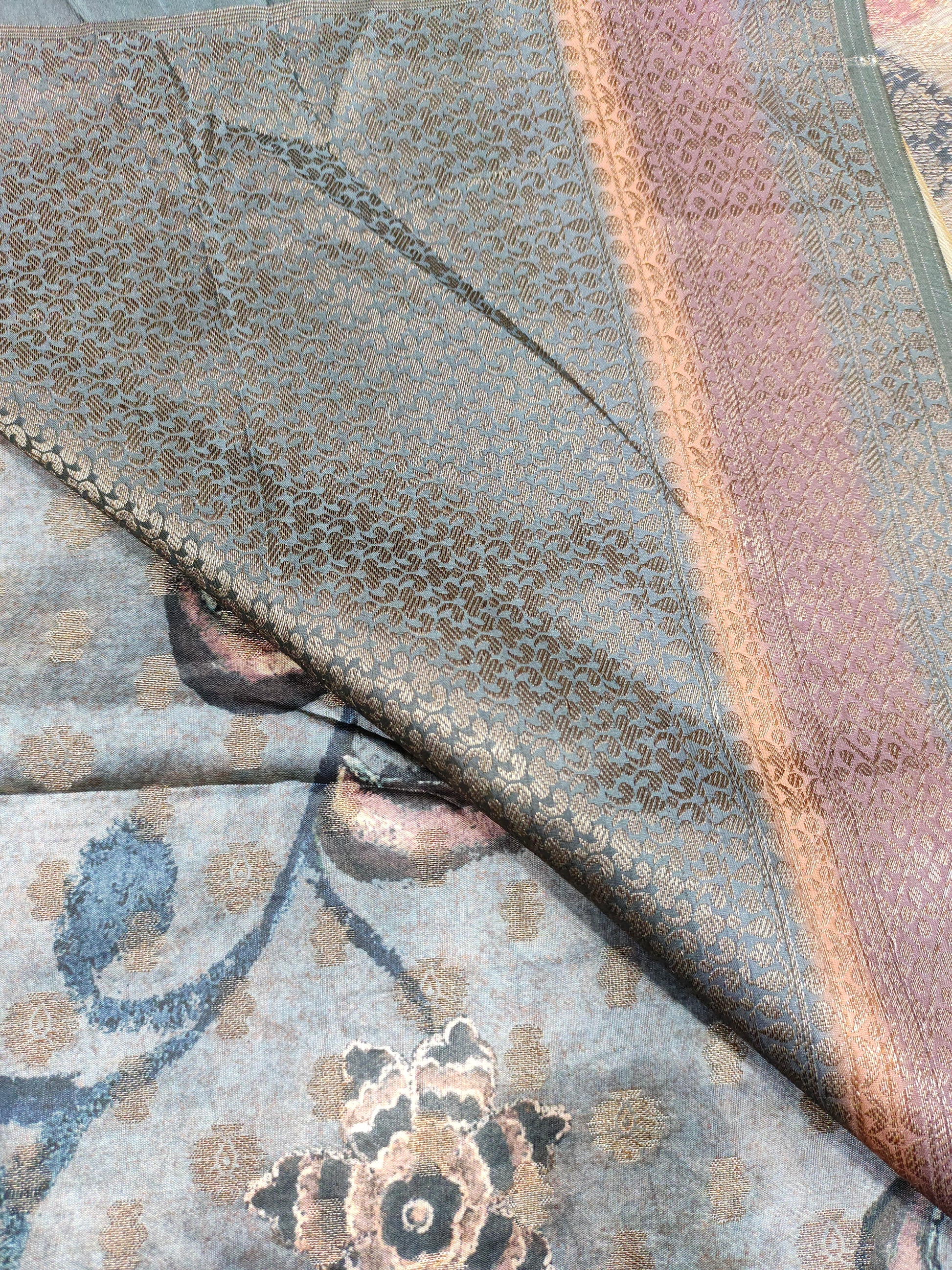 Diya silk butti rich border