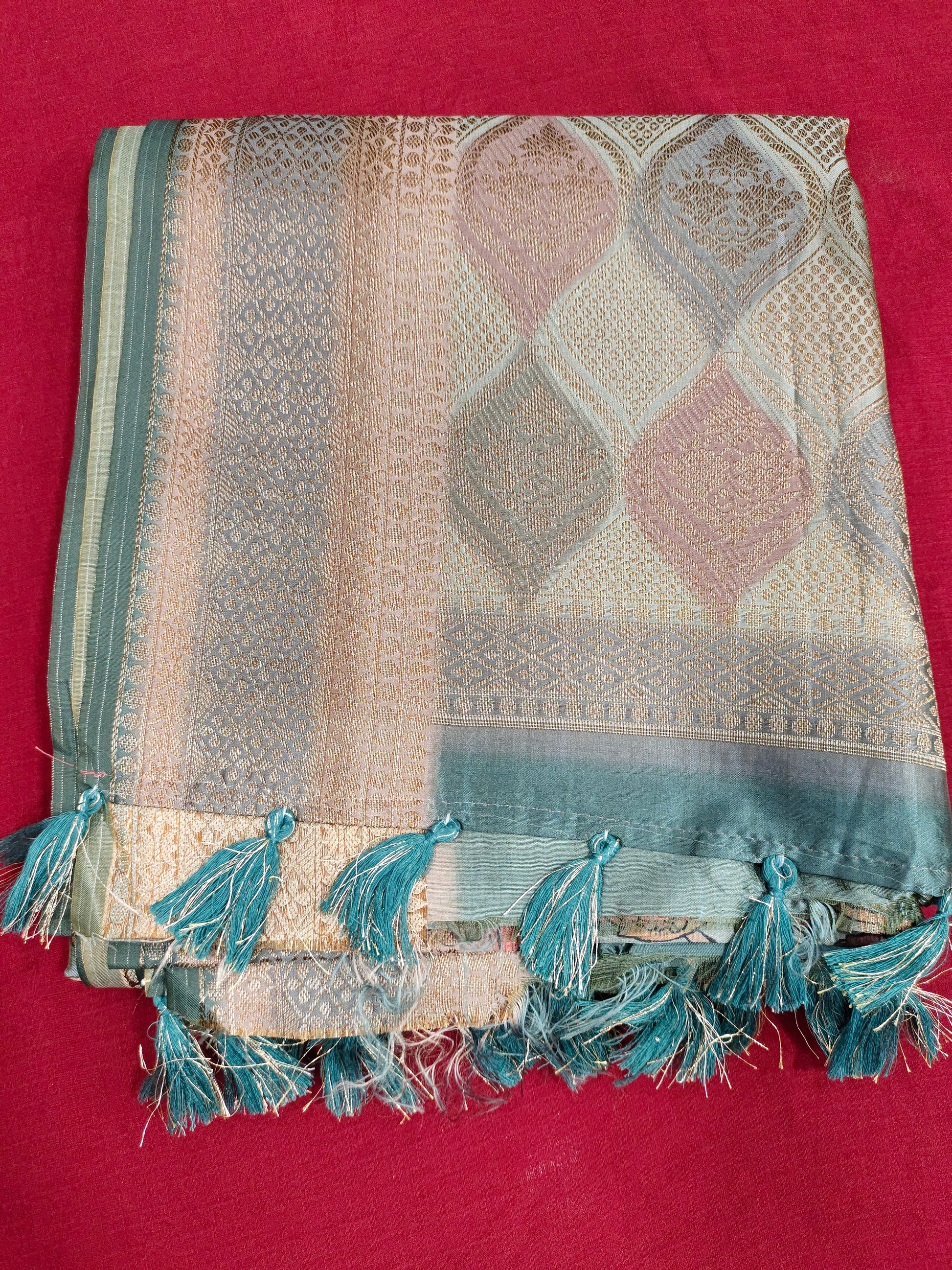 Diya silk butti rich border
