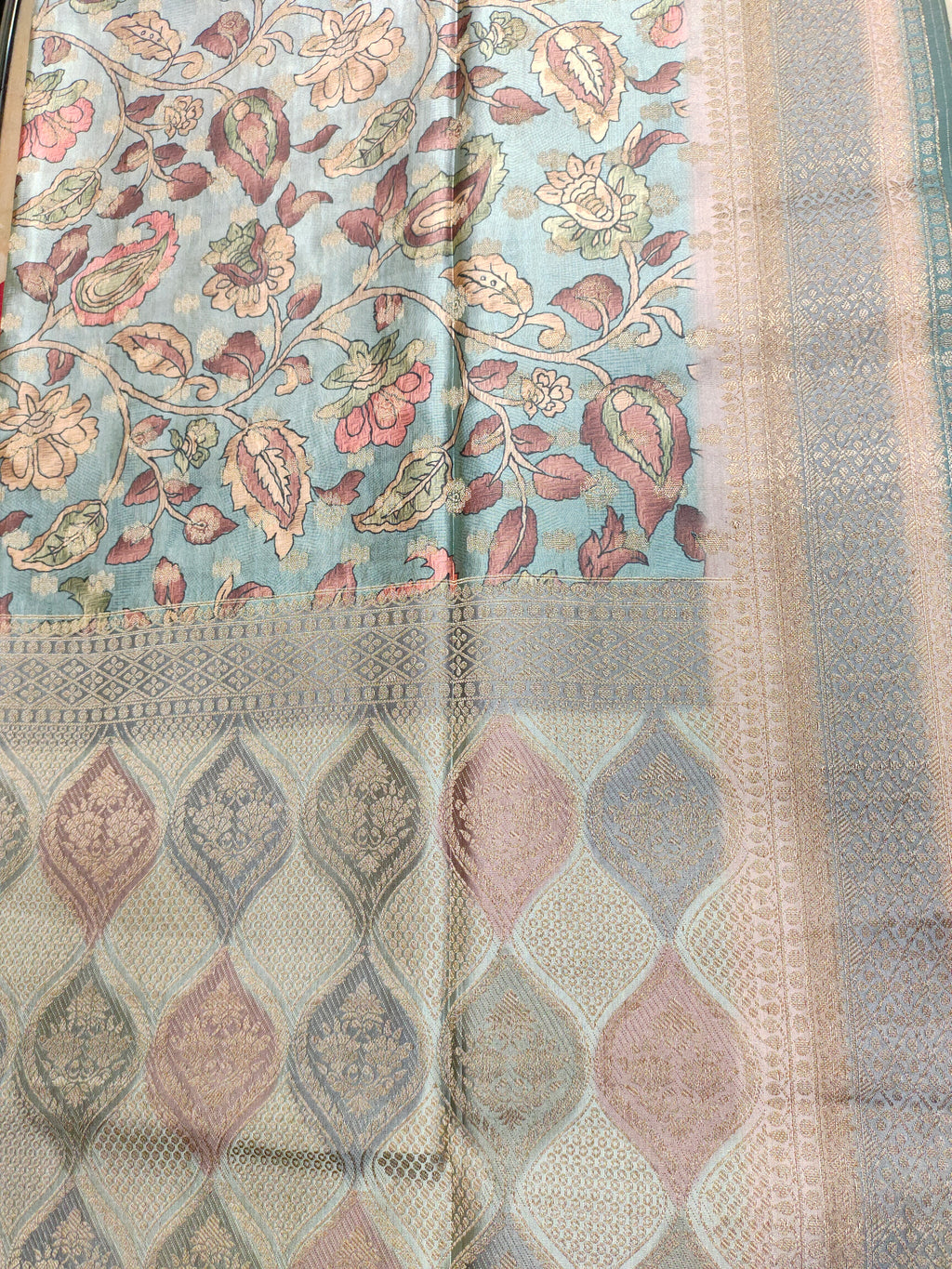 Diya silk butti rich border