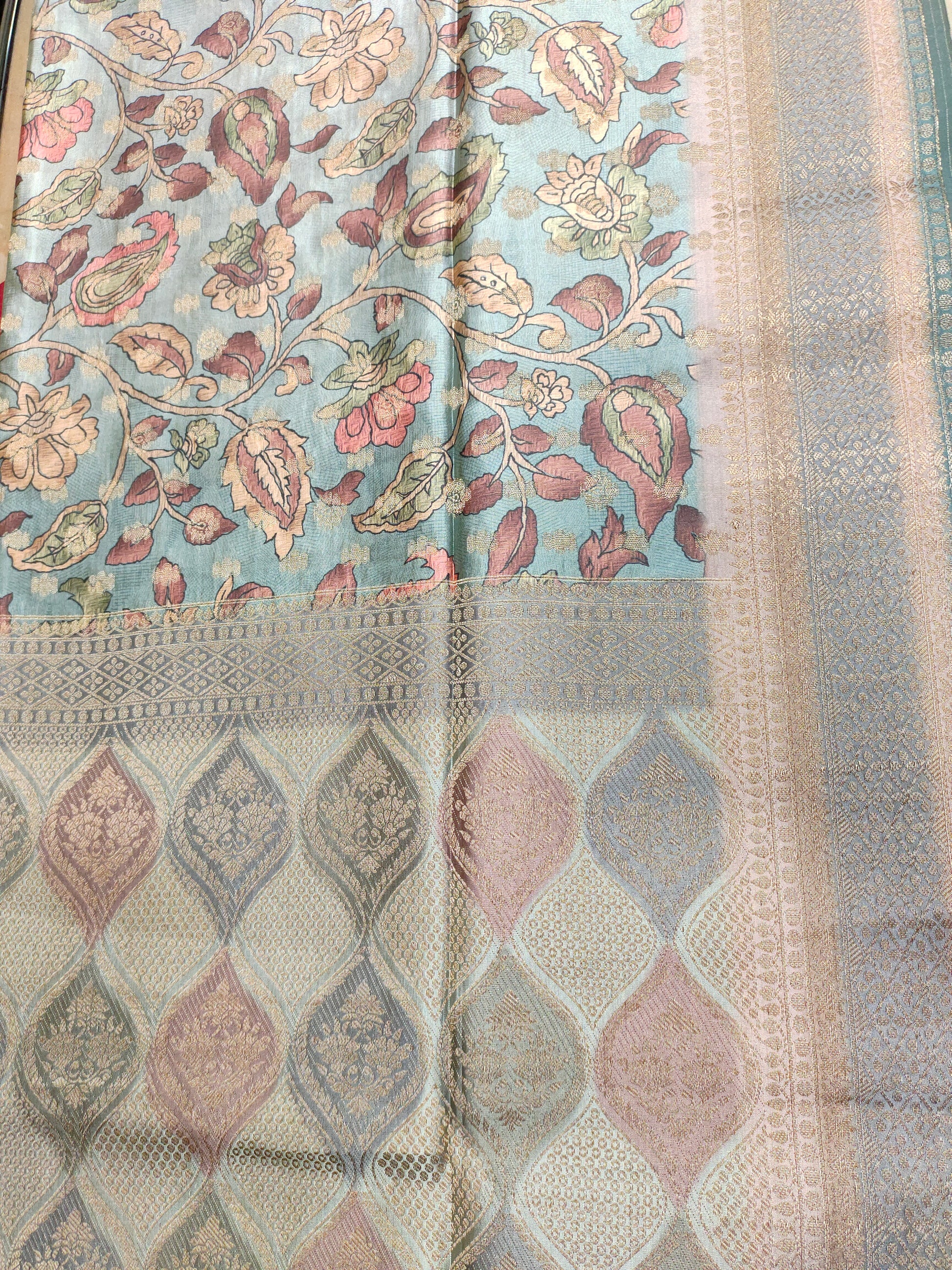 Diya silk butti rich border