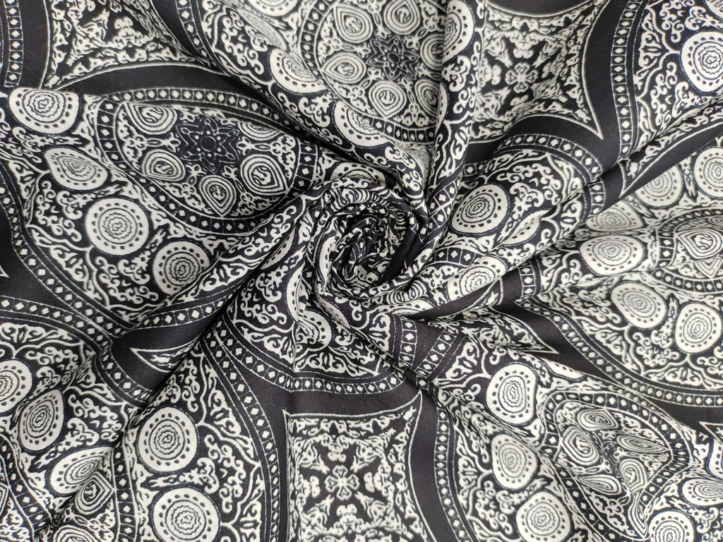 White and black circle print