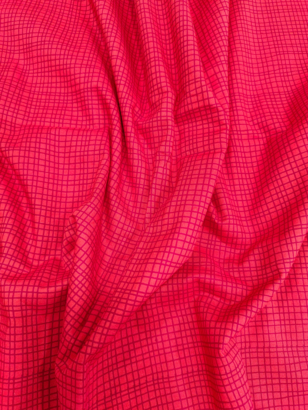 Red cotton screen with small checks