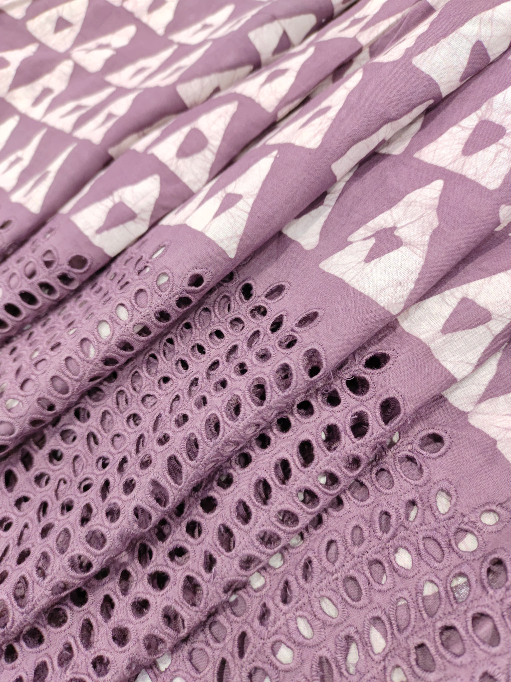 Light mauve cotton fabric with schifili embroidery