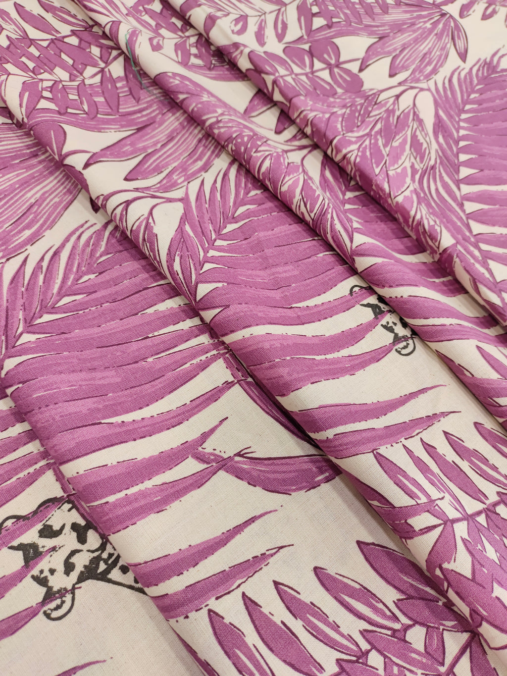 Flex cotton jungle print in lavender color