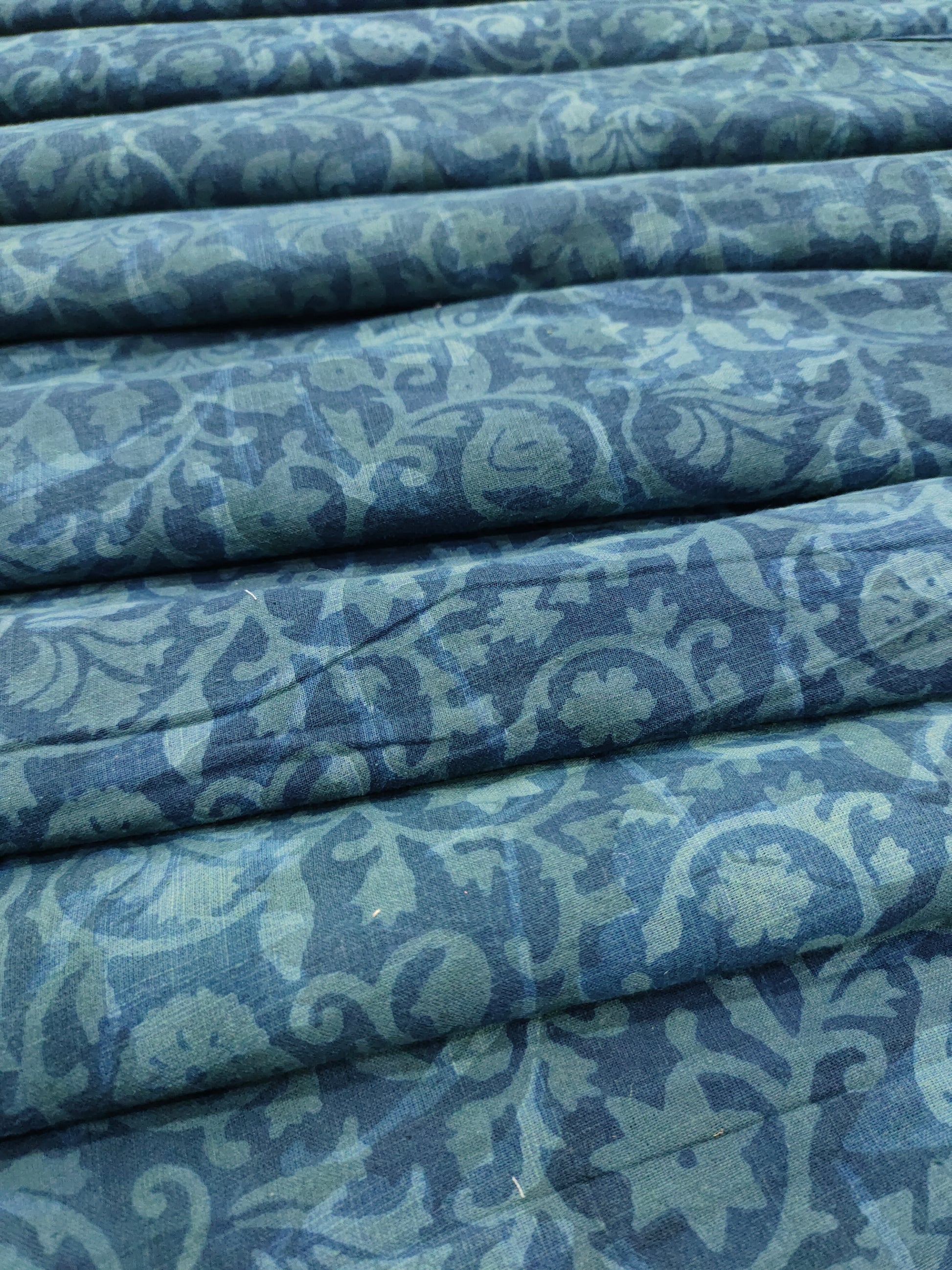 Indigo multi daboo in blue color